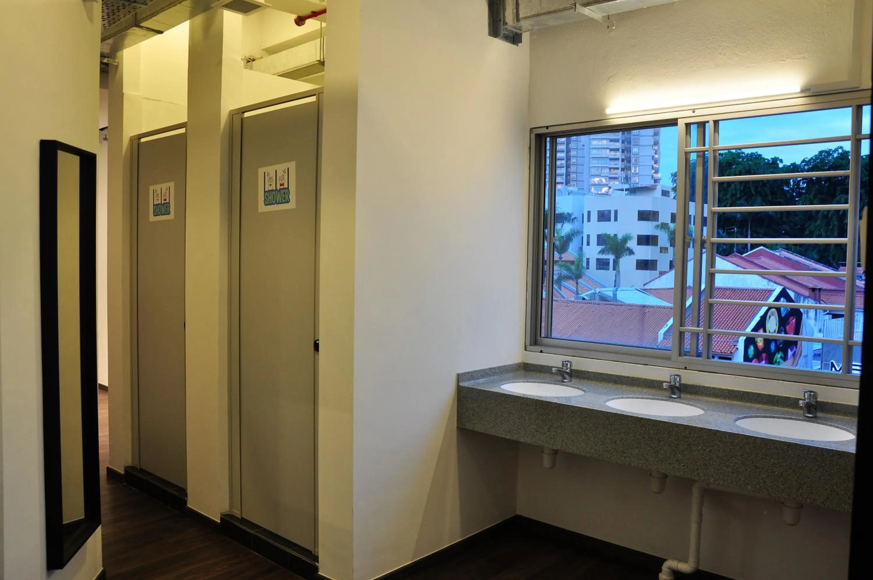 Shower in Beary Best! Hostel Kampong Glam