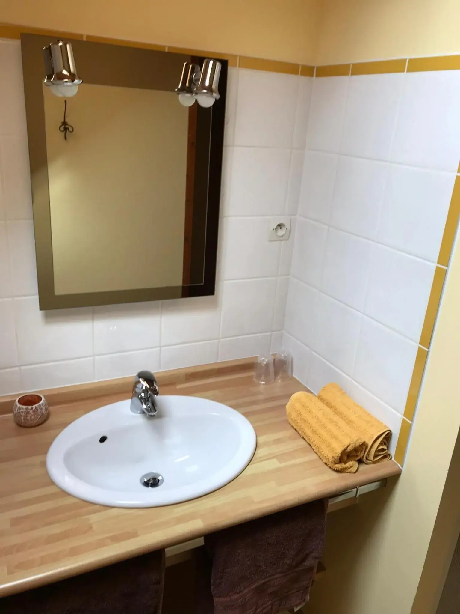 Double Room with Pool View - single occupancy in Mountain Vacances - Maison Rachou Double Room with Pool View - single occupancy in Mountain Vacances - Maison Rachou