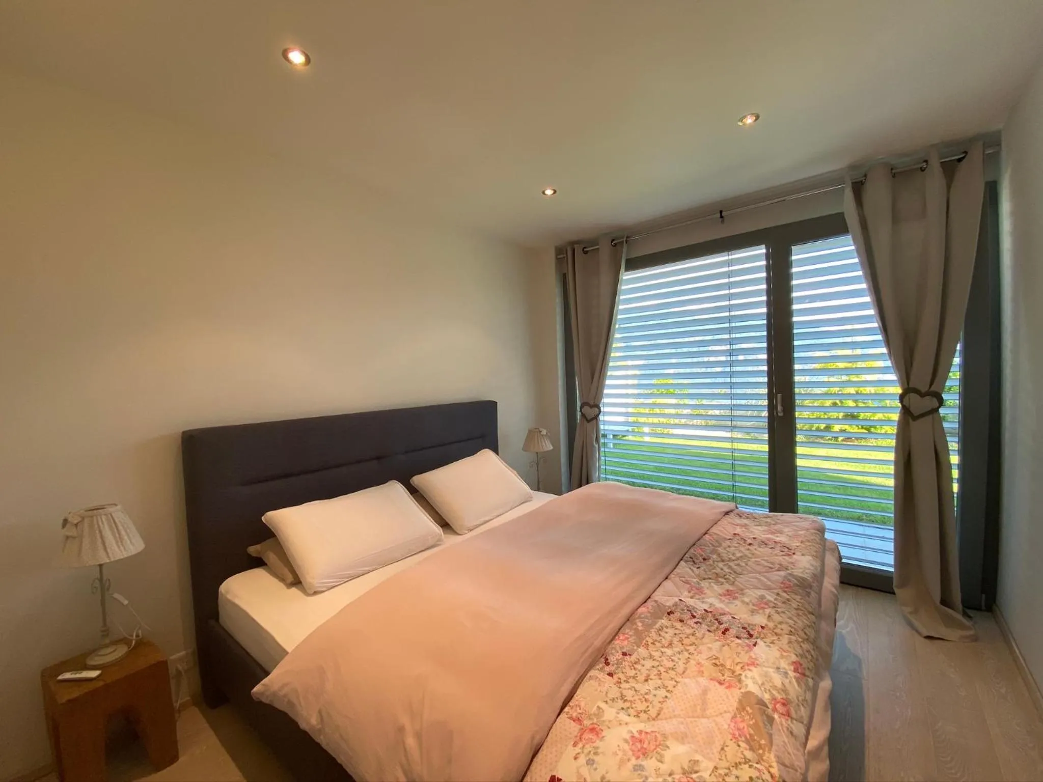 Bed in bnb Valais - by La Sittelle