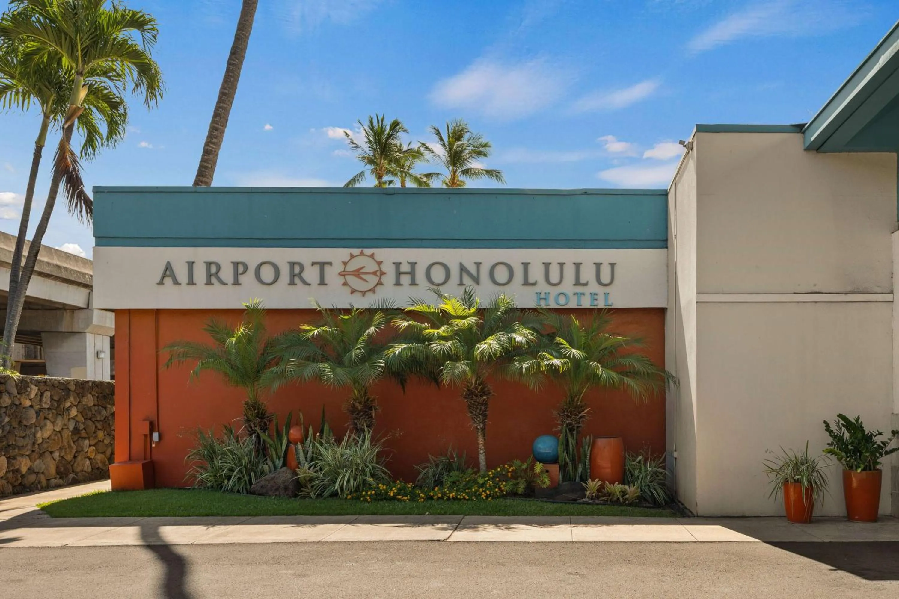 Property building in Airport Honolulu Hotel, Trademark Collection by Wyndham