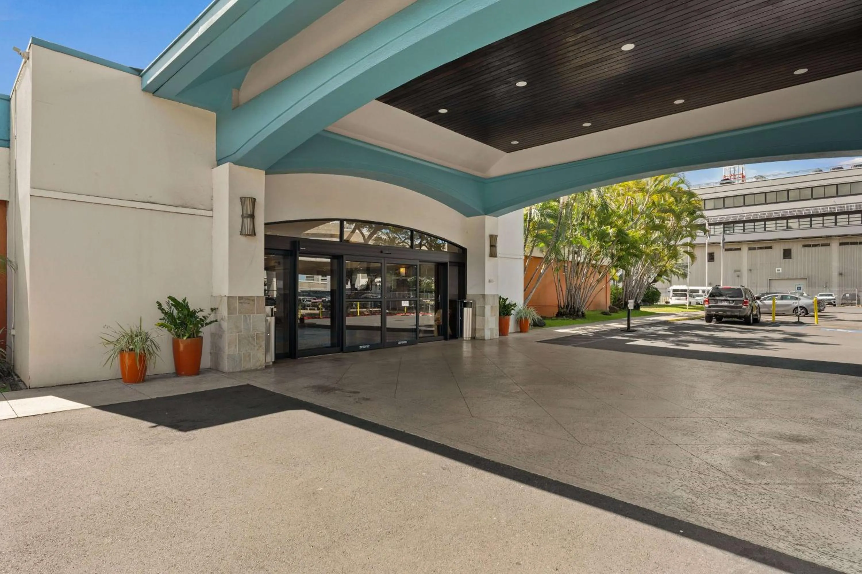 Property building in Airport Honolulu Hotel, Trademark Collection by Wyndham