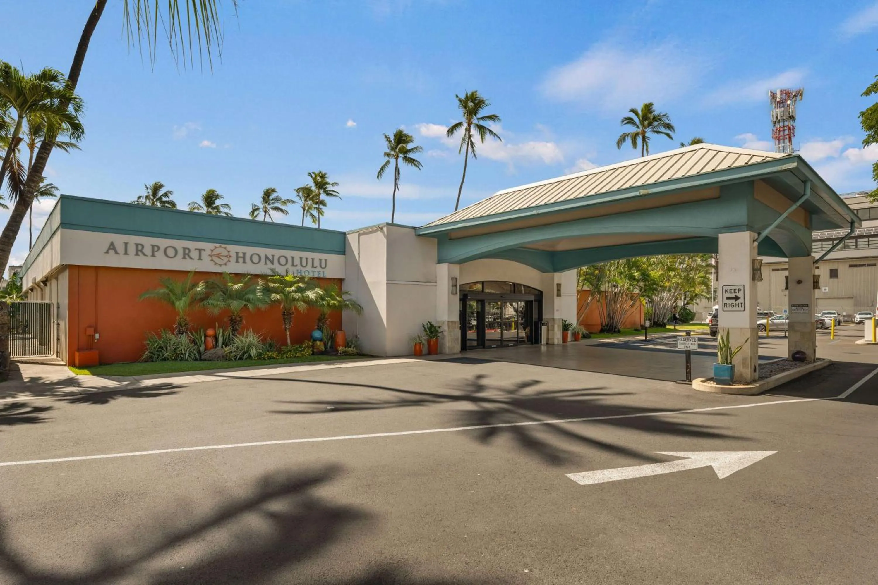Property building in Airport Honolulu Hotel, Trademark Collection by Wyndham