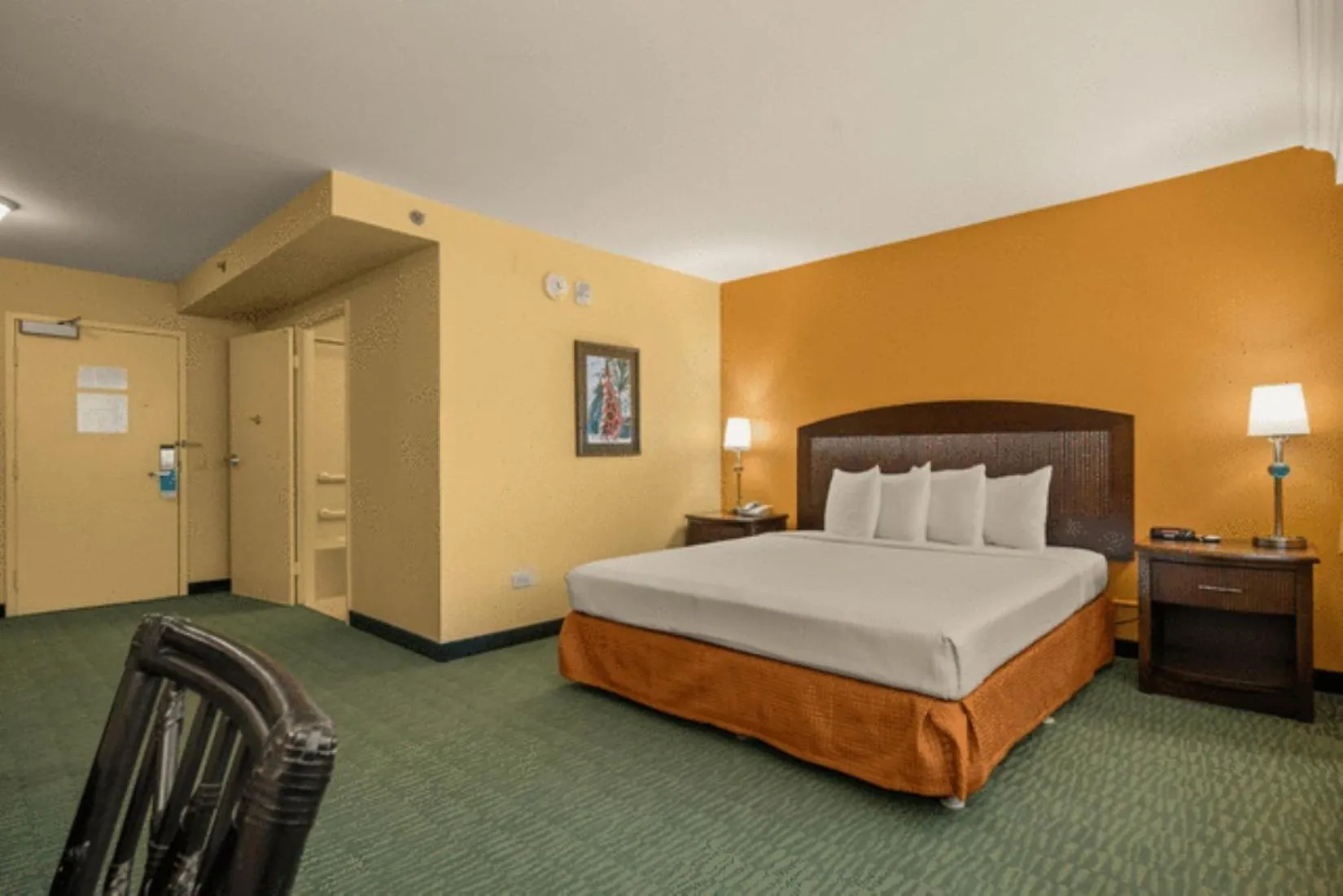 Bed in Airport Honolulu Hotel, Trademark Collection by Wyndham