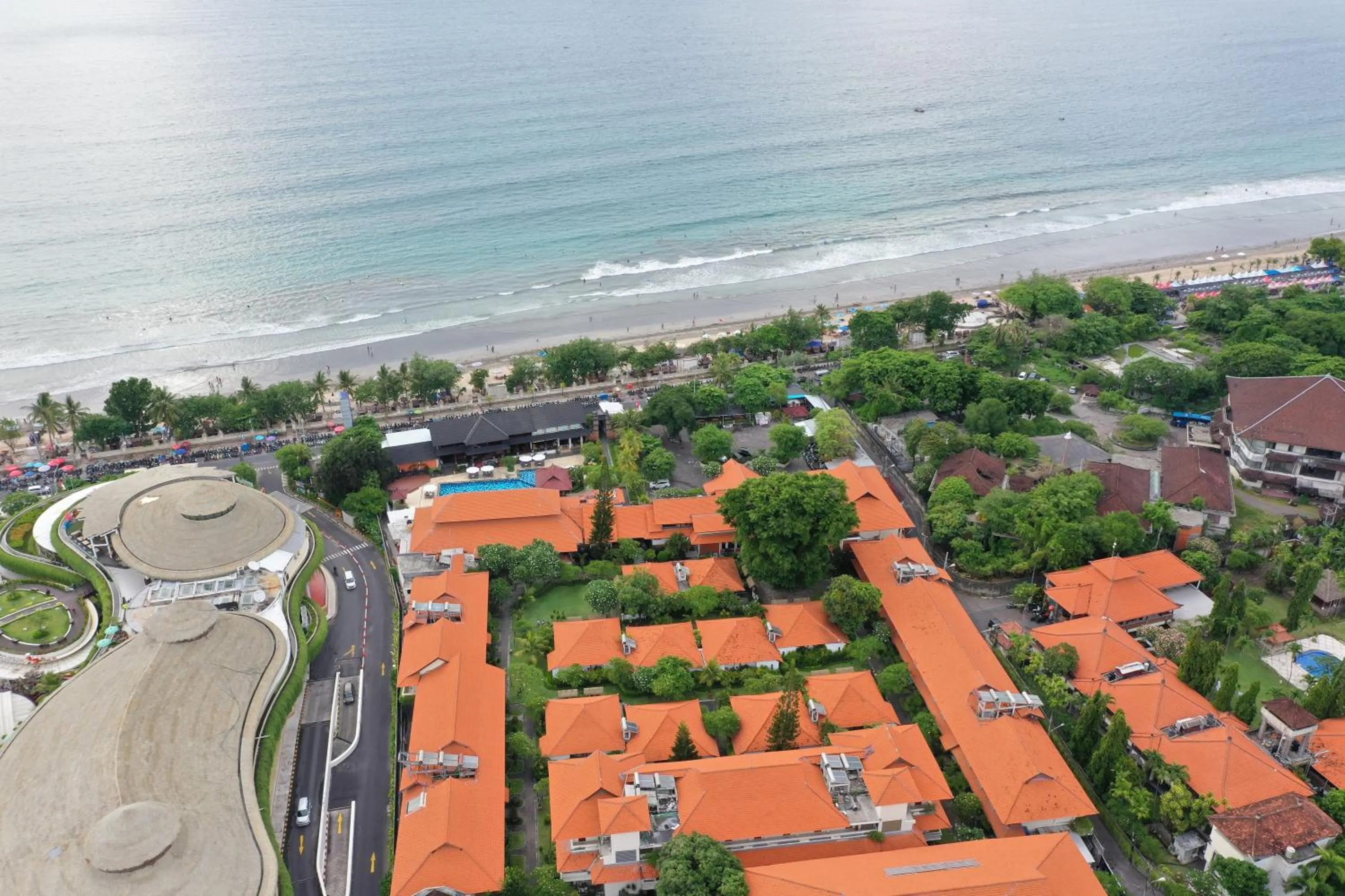 Beach in Grand Istana Rama Hotel