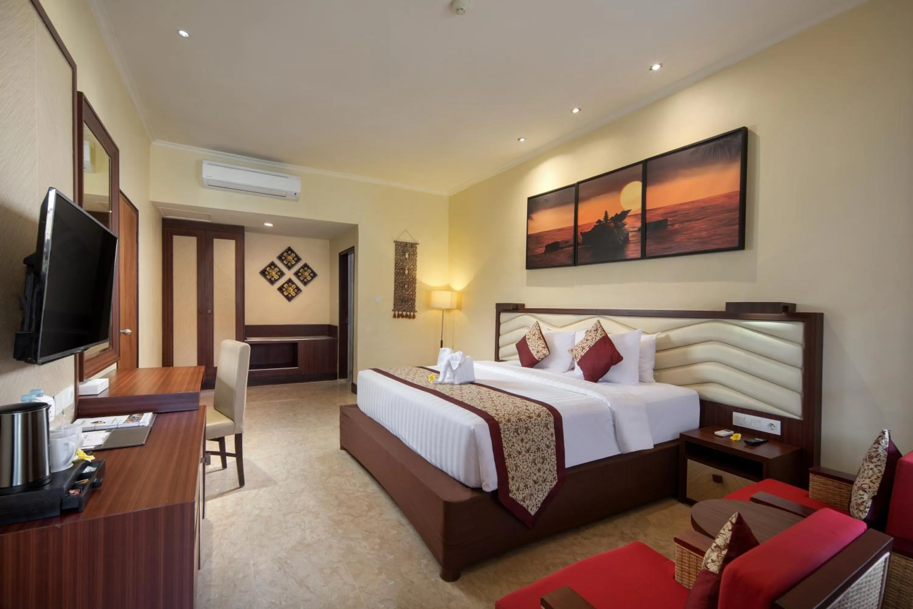 Bedroom, Bed in Grand Istana Rama Hotel