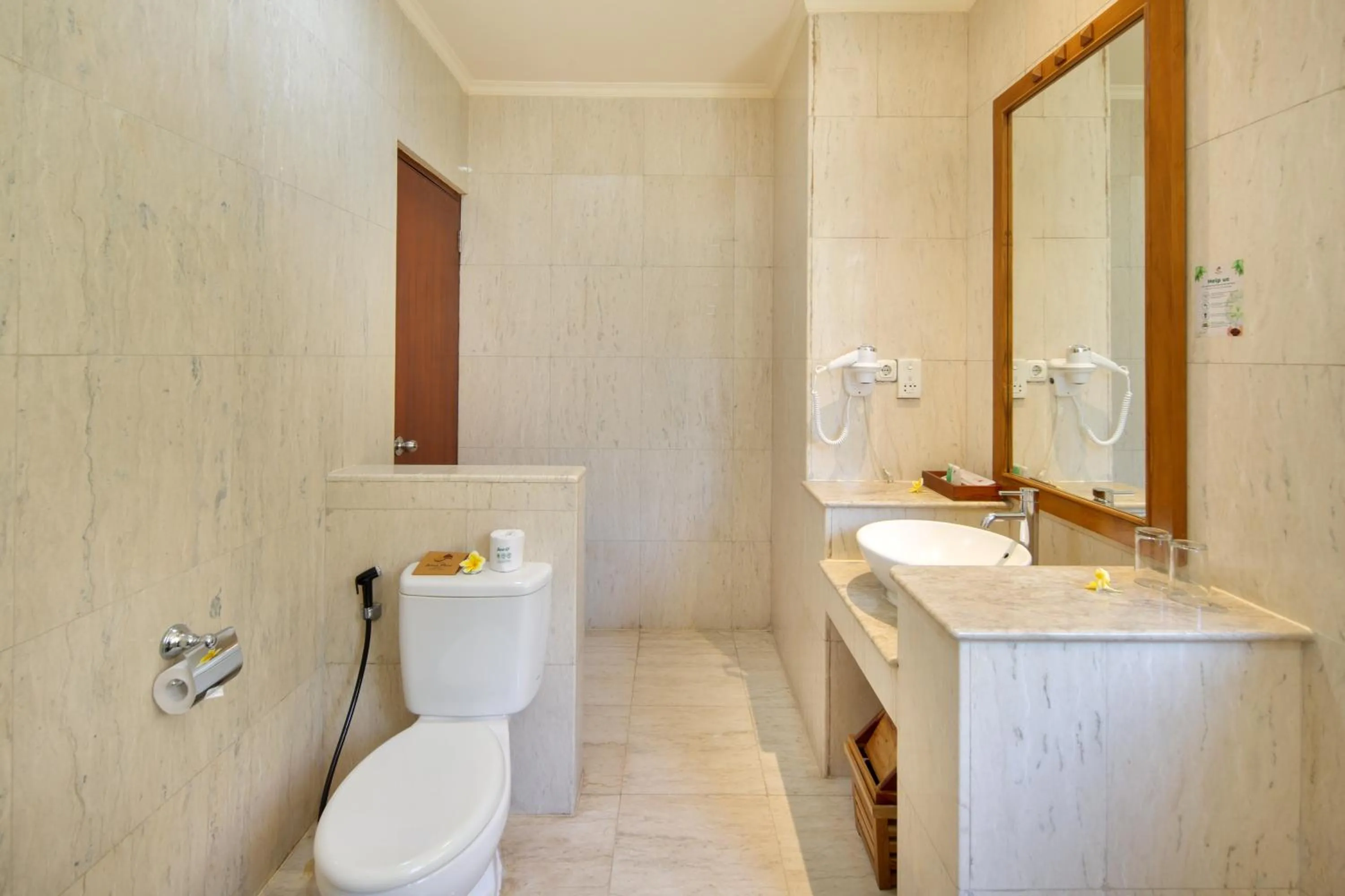 Bathroom in Grand Istana Rama Hotel