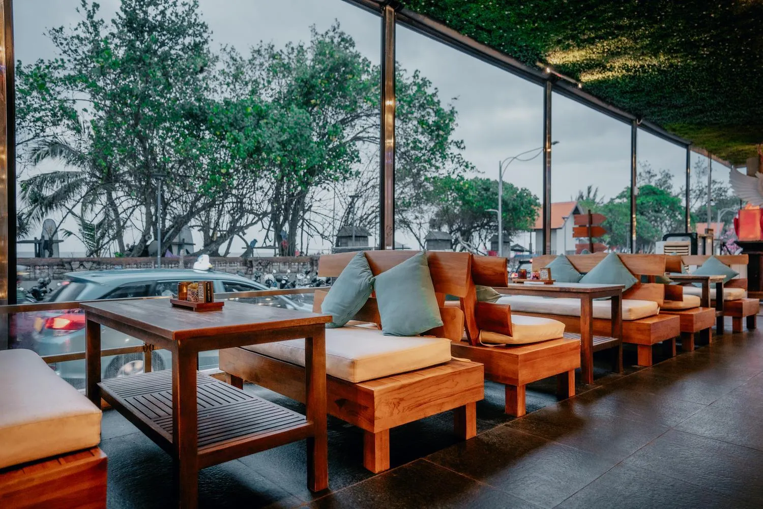 Restaurant/places to eat in Grand Istana Rama Hotel