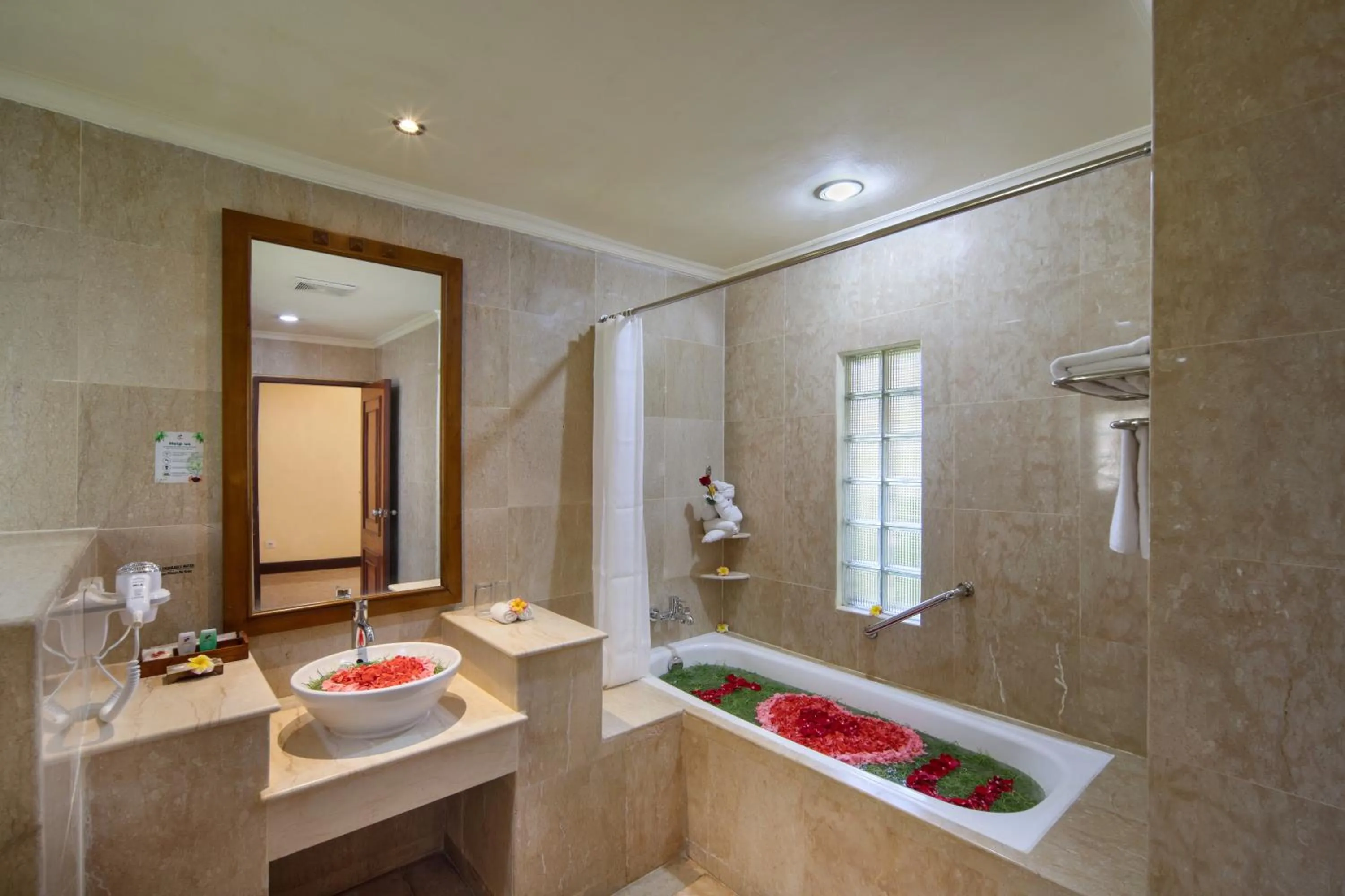 Bathroom in Grand Istana Rama Hotel