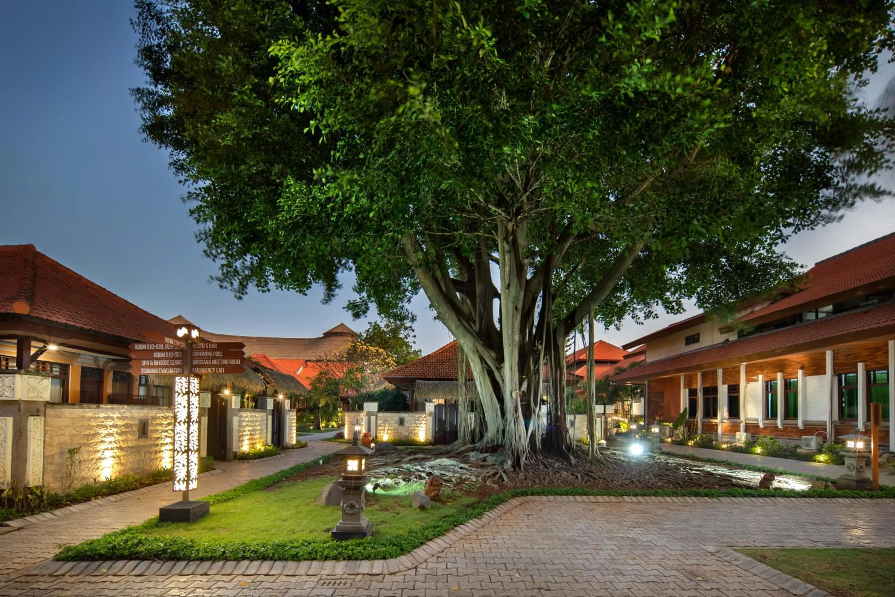 Property building in Grand Istana Rama Hotel