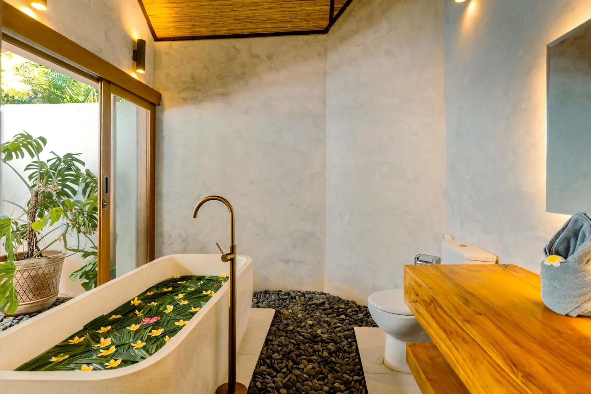 Spa and wellness centre/facilities, Bed in Sri Phala Resort & Villa