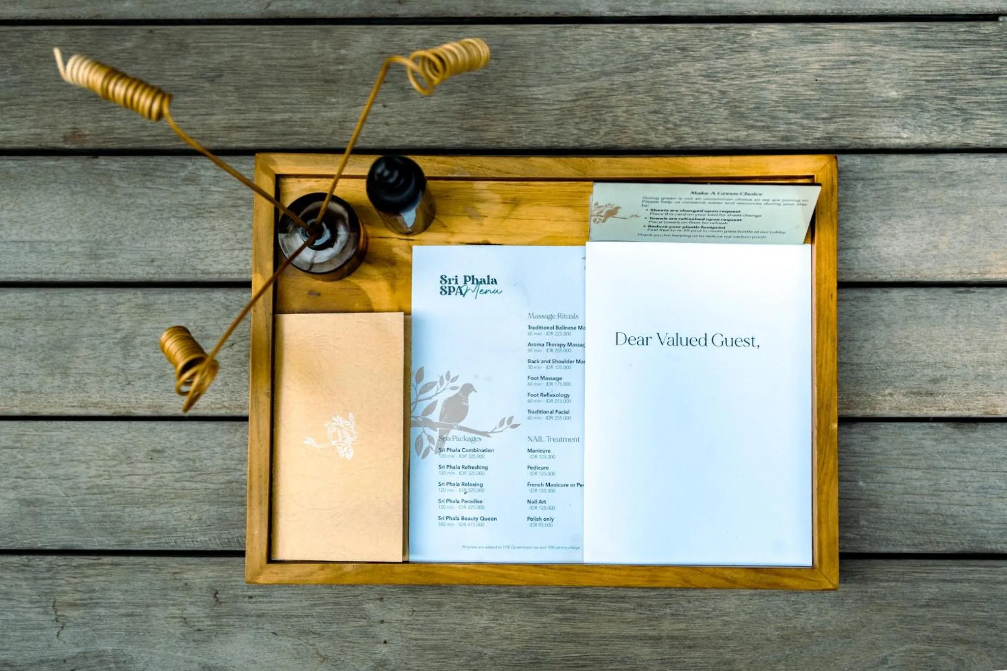 Restaurant/places to eat in Sri Phala Resort & Villa