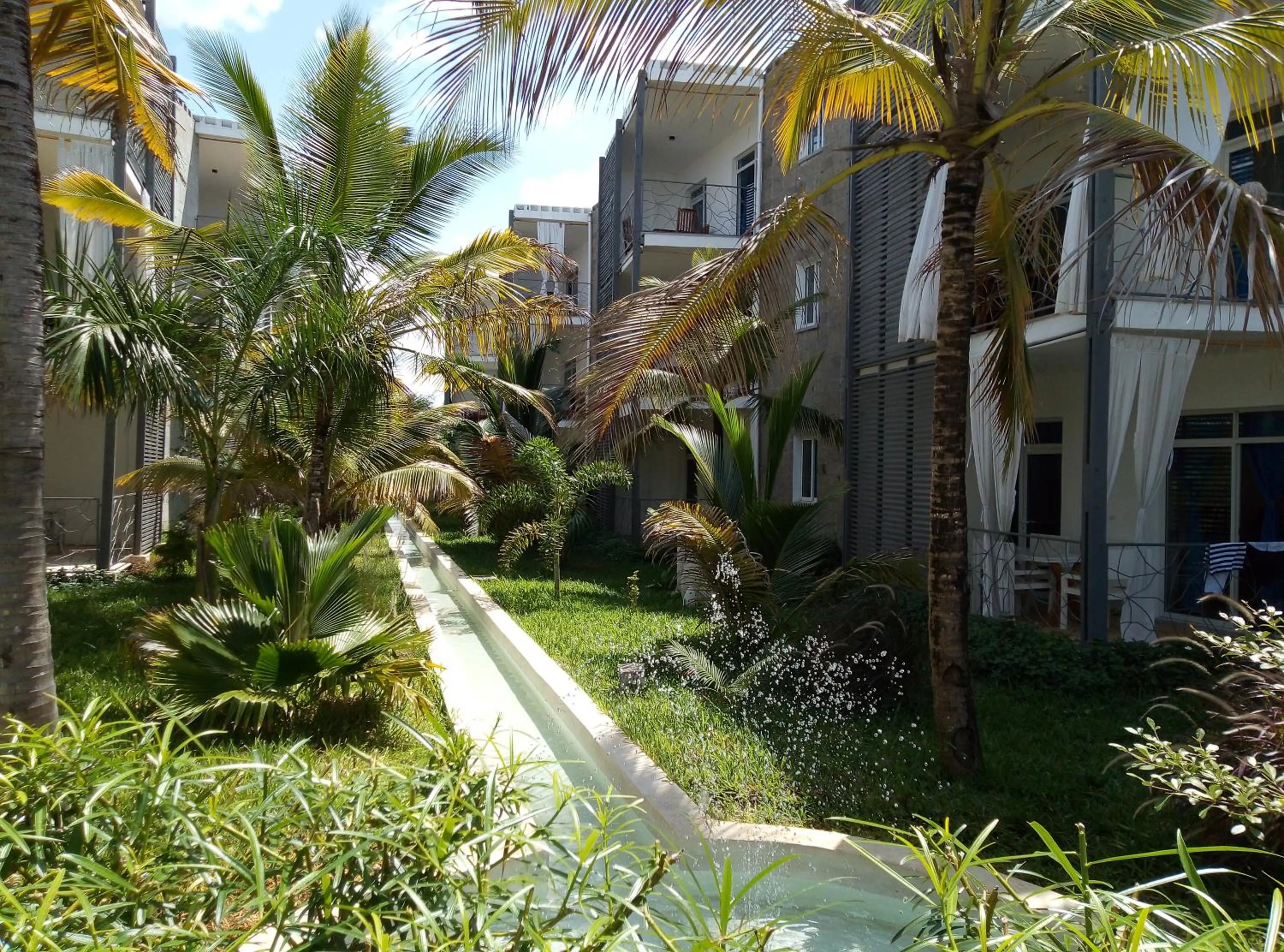 Property building in Aqua Resort