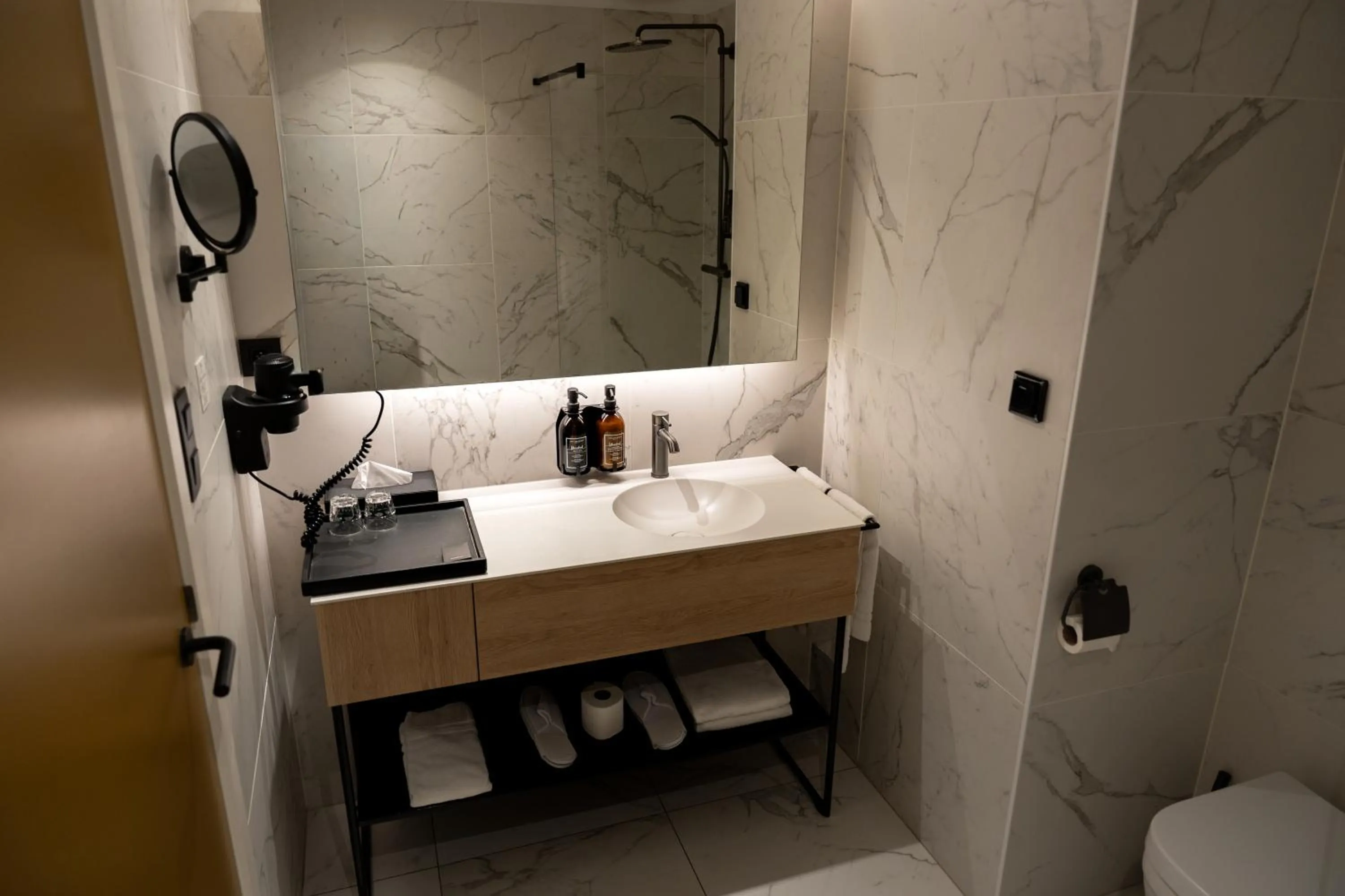 Bathroom, Bed in Corsendonk Turnova