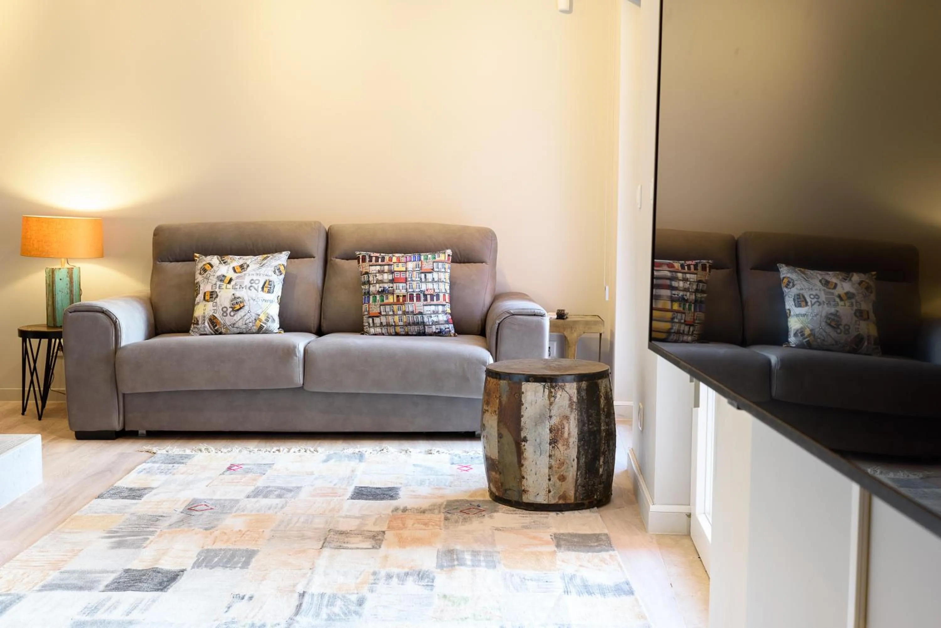 TV and multimedia in Sitio dos Cavaleiros Daily Serviced Apartments