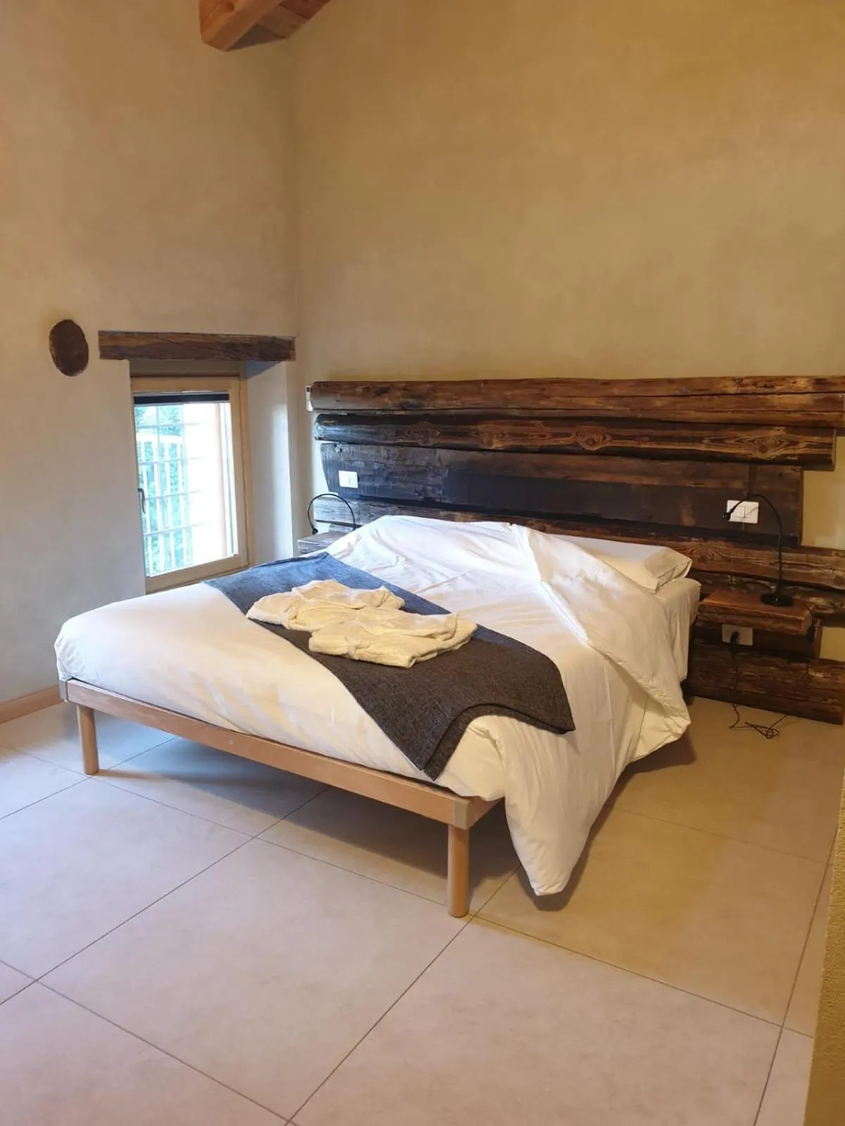 Bed in L'uovo e la faina