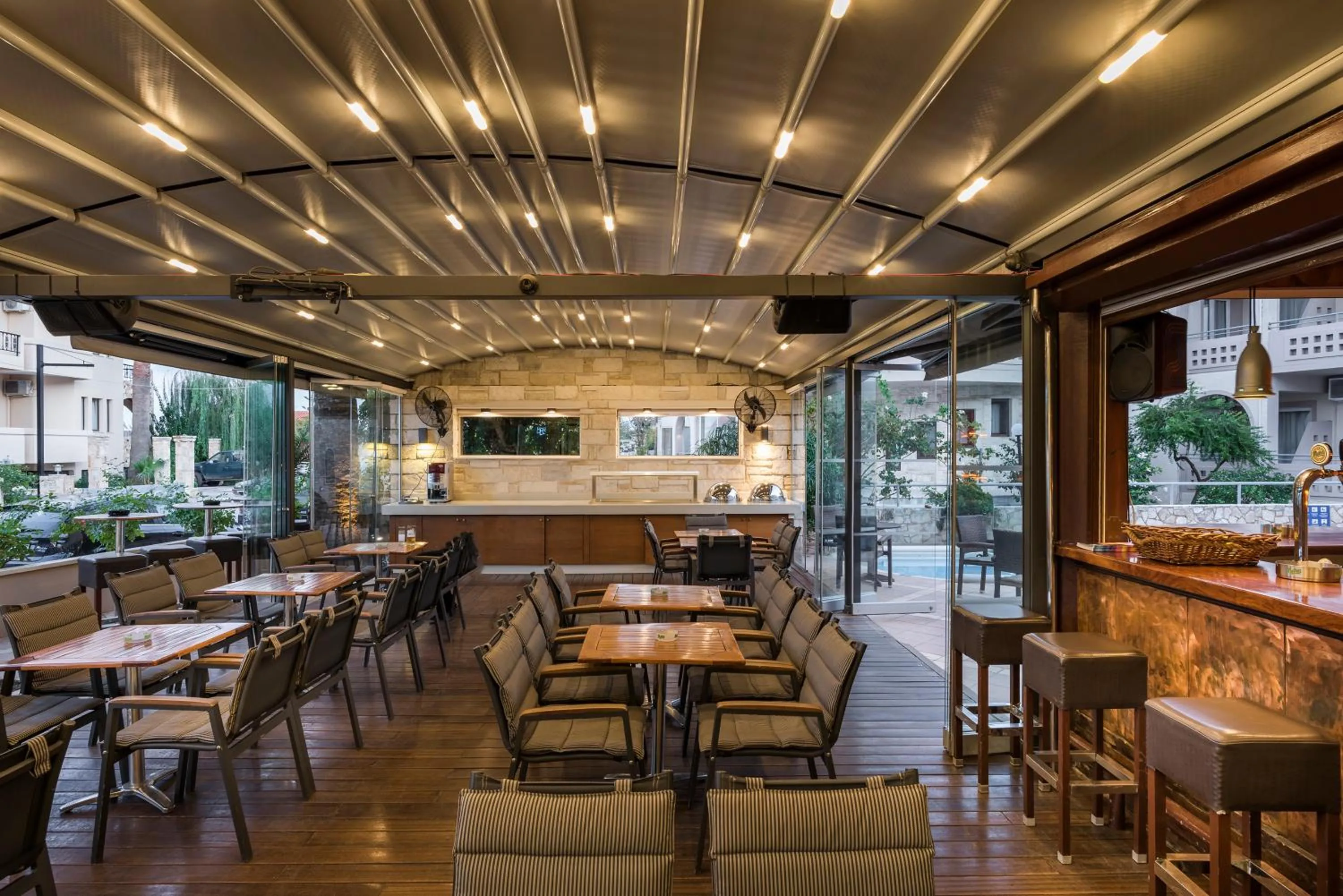 Restaurant/places to eat in Elotis Suites