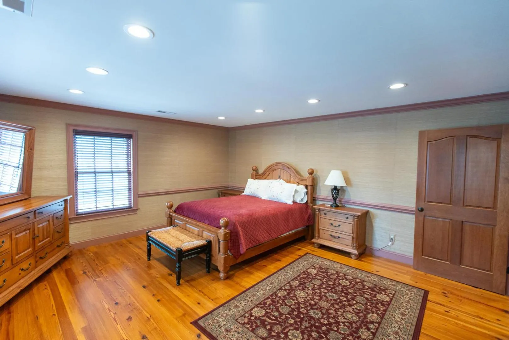 Bedroom, Bed in Howard's Creek Inn