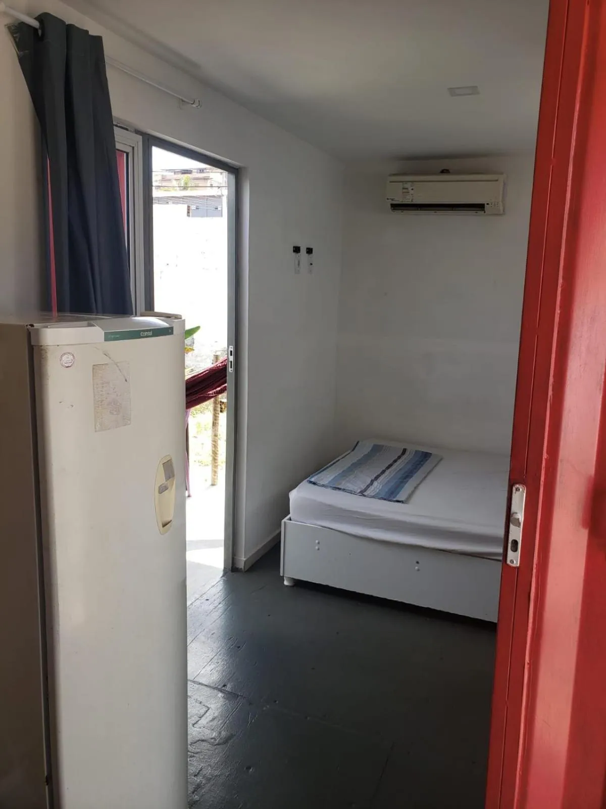 Photo of the whole room, Bed in Iron Flat