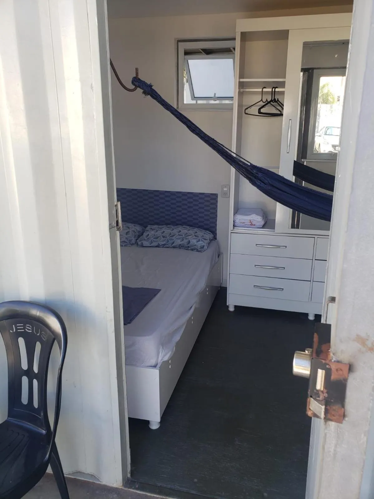 Bedroom, Bed in Iron Flat