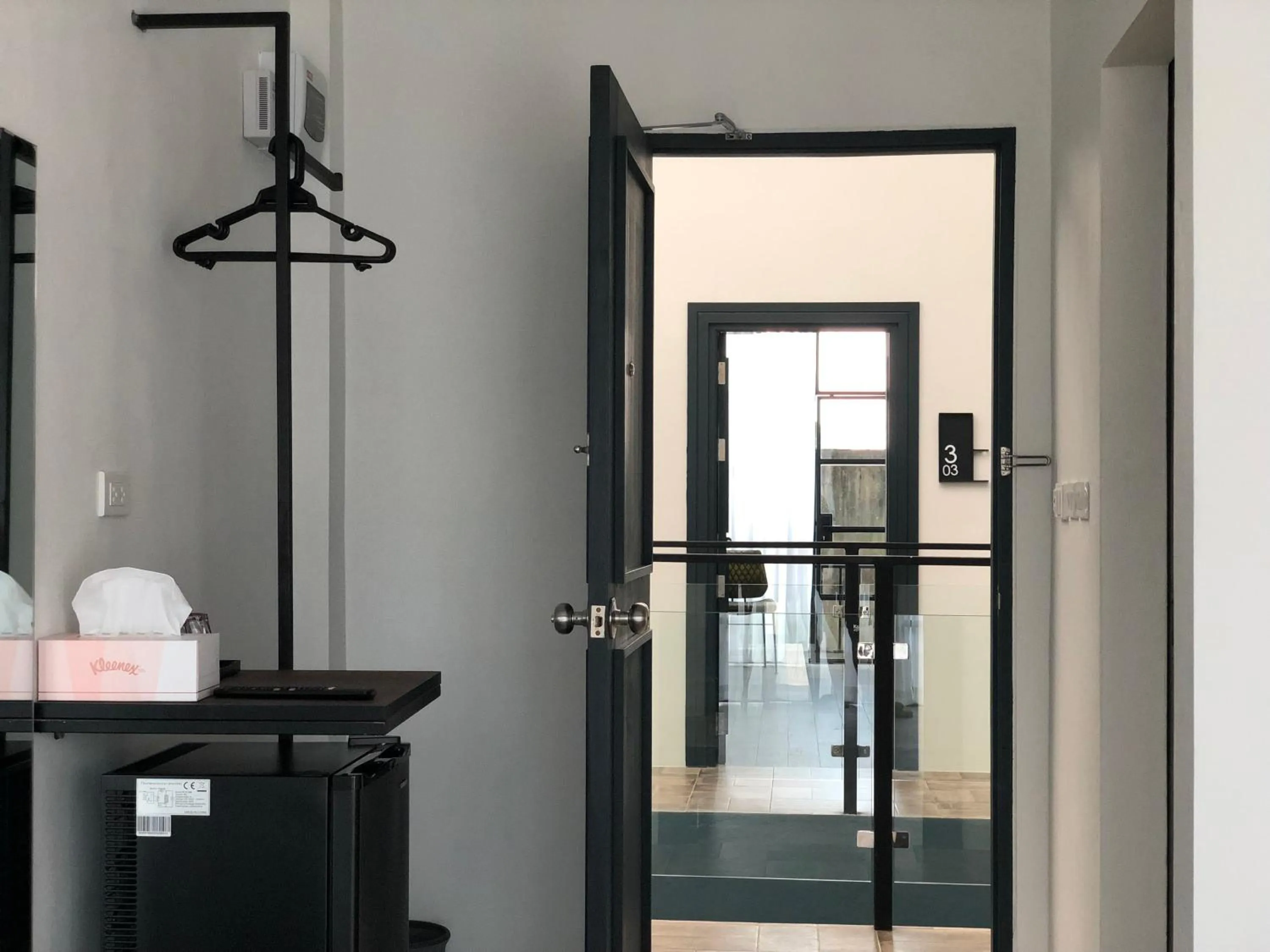 Goodnight Poshtel + Free Netflix