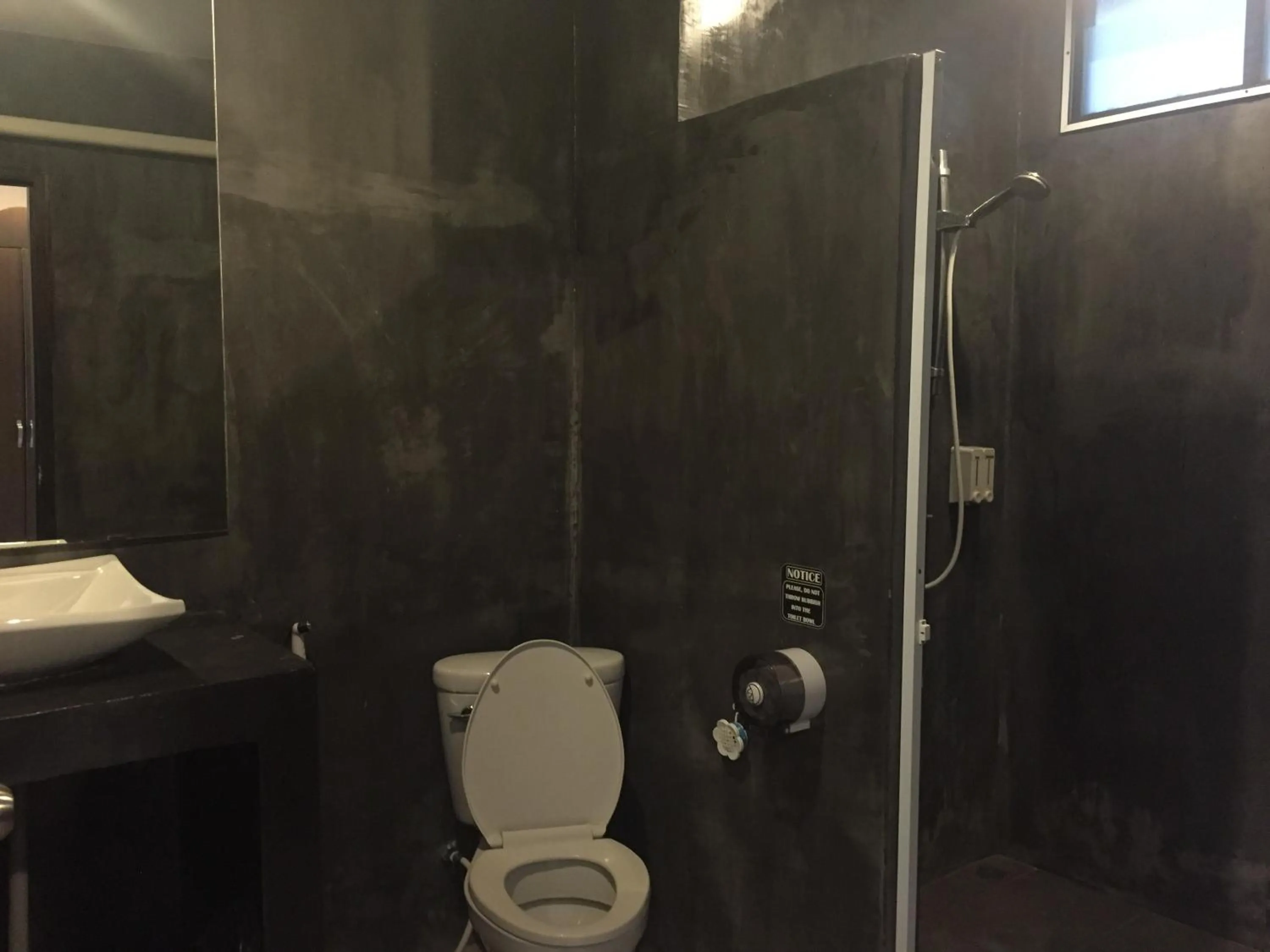 Toilet in Baan Suan Ta Hotel