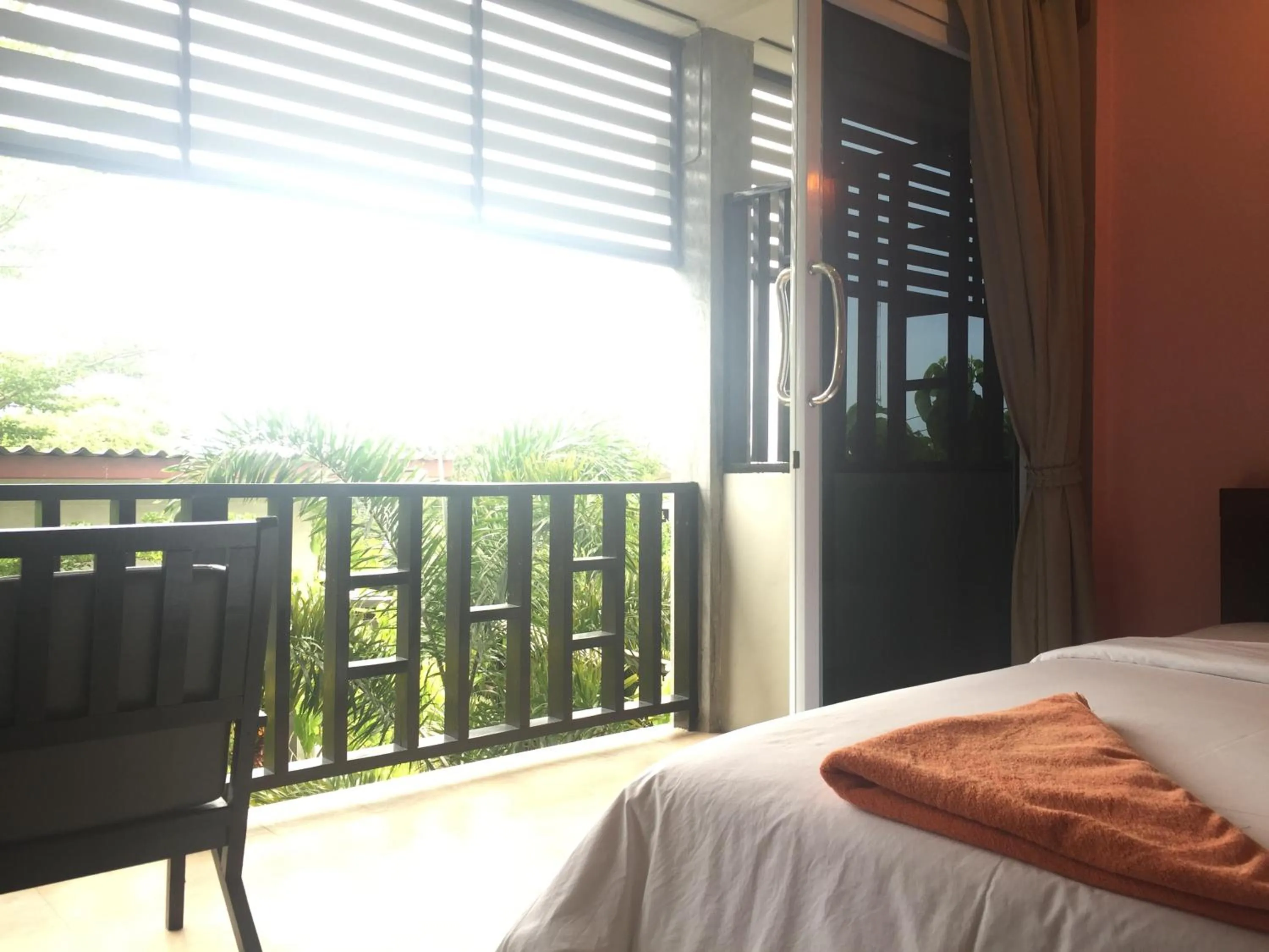 Balcony/Terrace, Bed in Baan Suan Ta Hotel