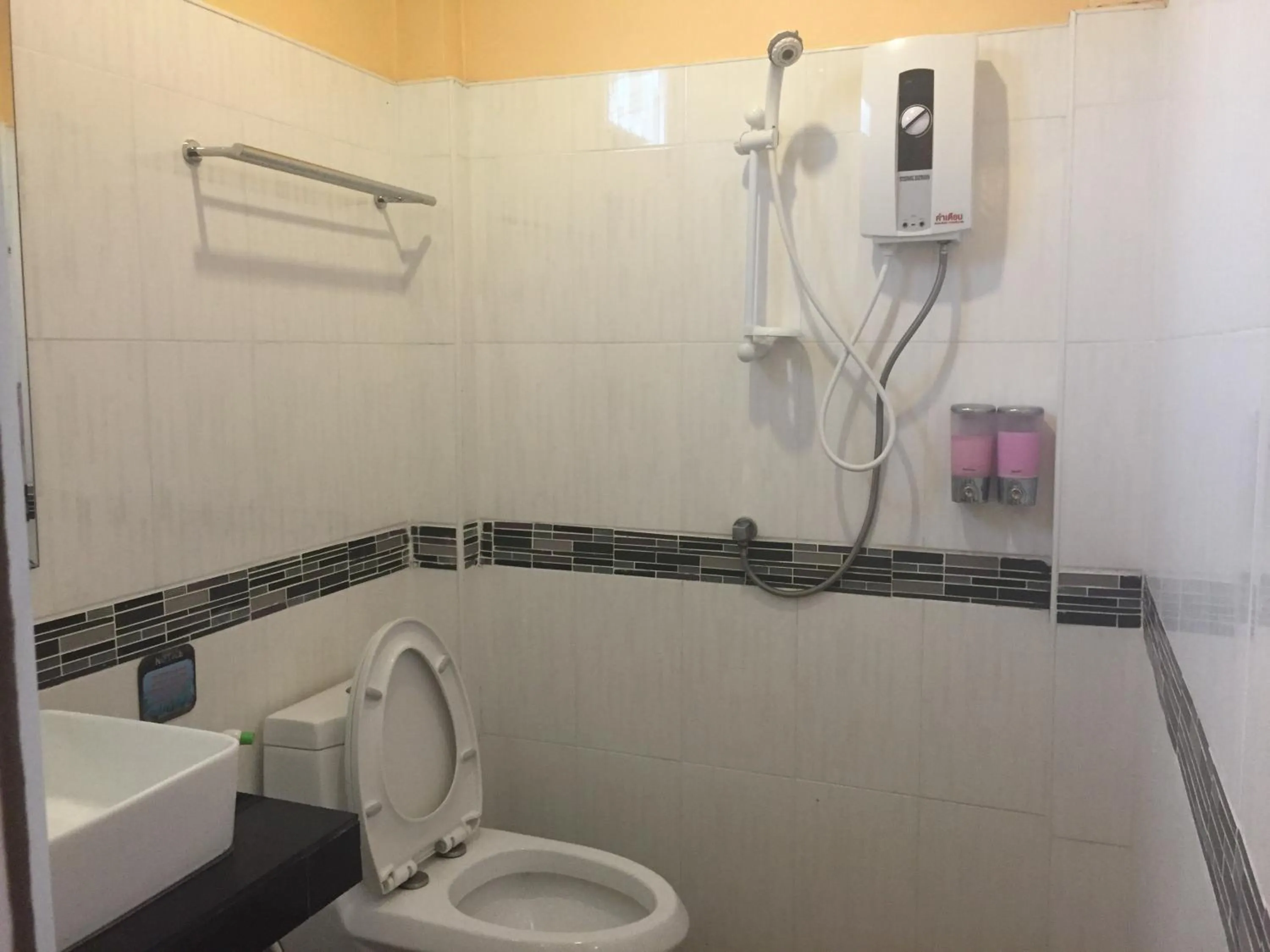 Toilet in Baan Suan Ta Hotel