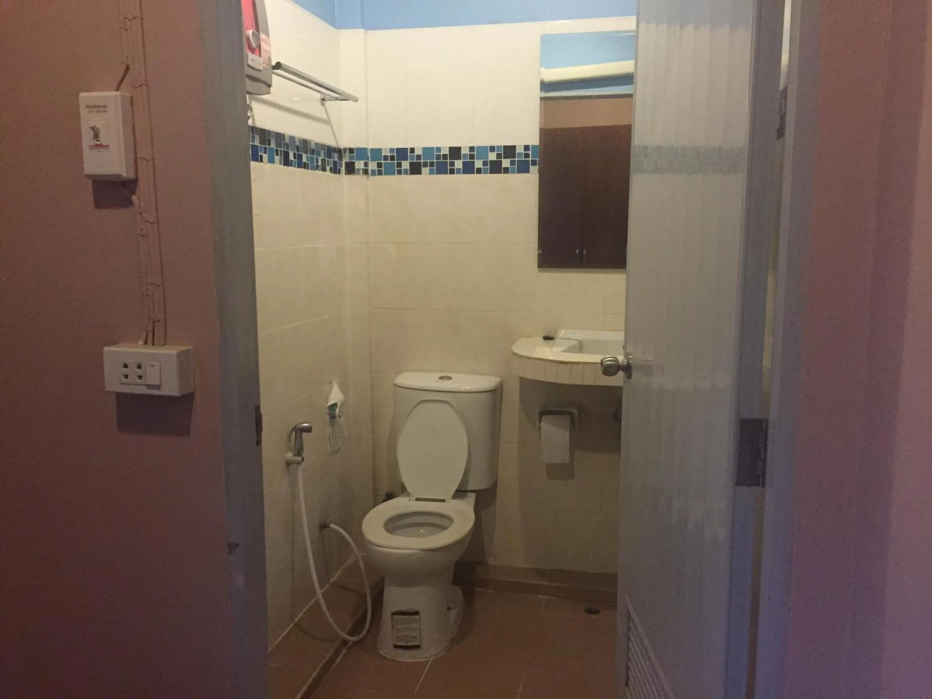 Toilet in Baan Suan Ta Hotel