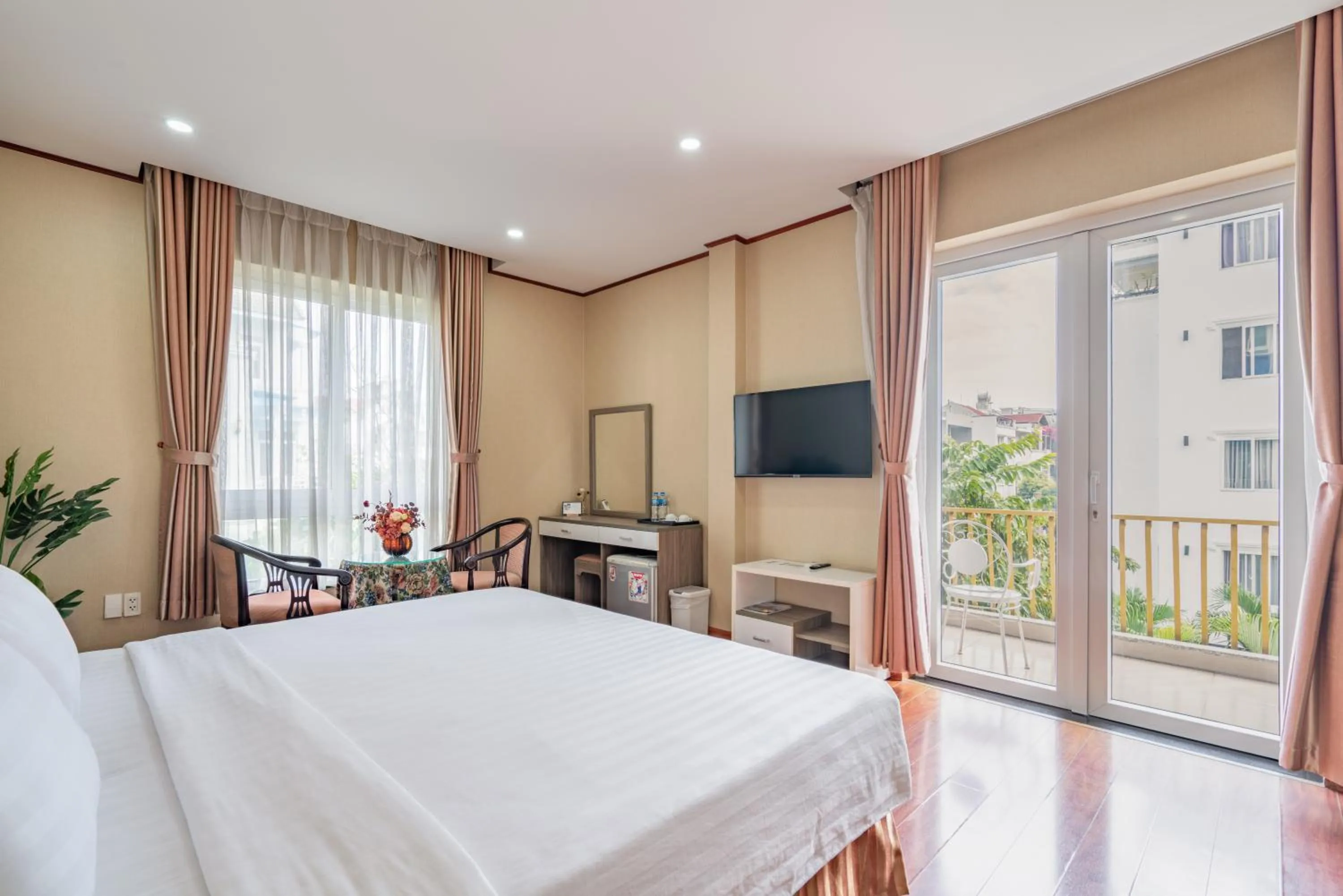 Communal lounge/ TV room, Bed in La Palma - Garden Saigon Hotel Phu My Hung