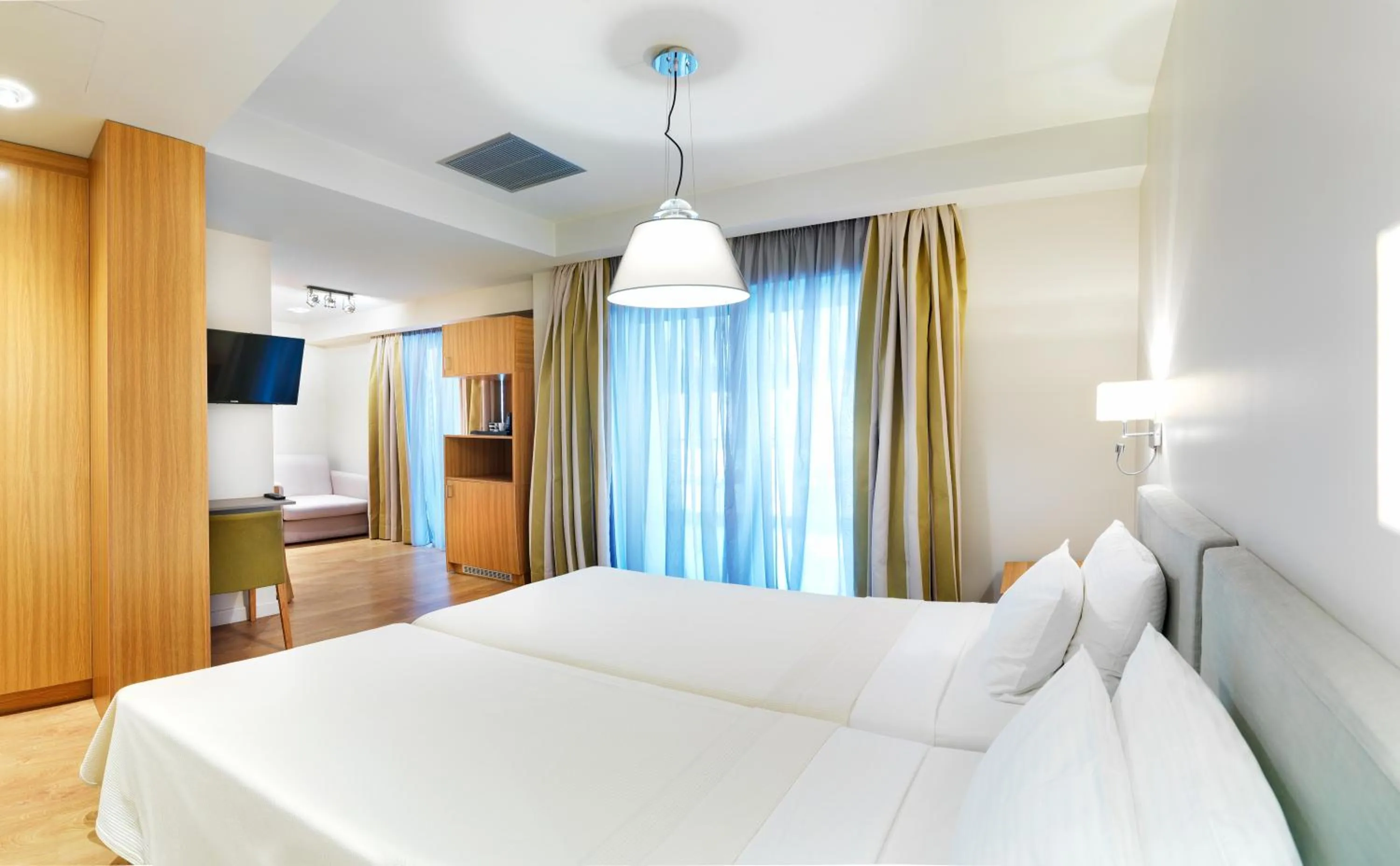 Day, Bed in Phidias Piraeus Hotel