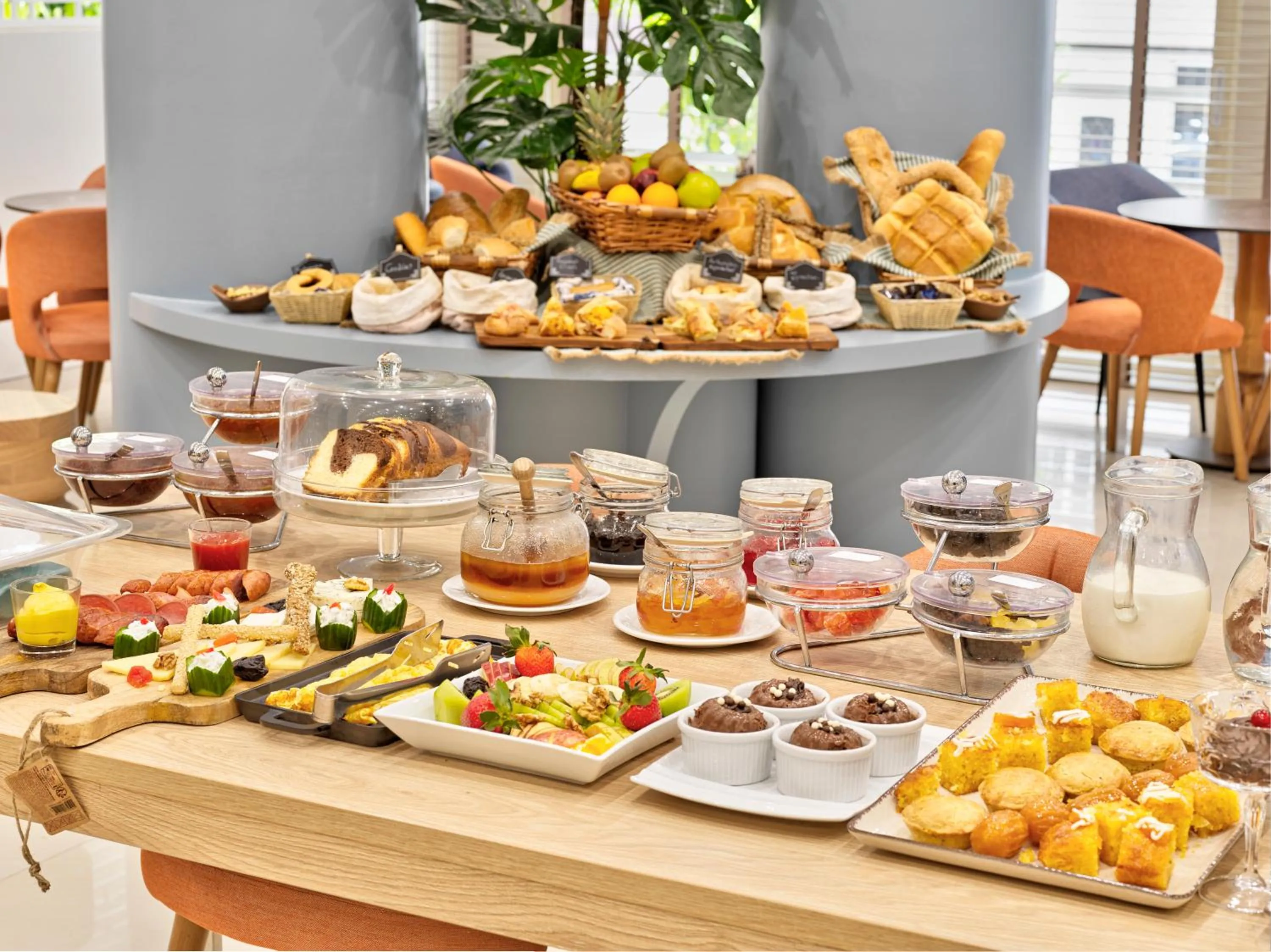 Food in Phidias Piraeus Hotel