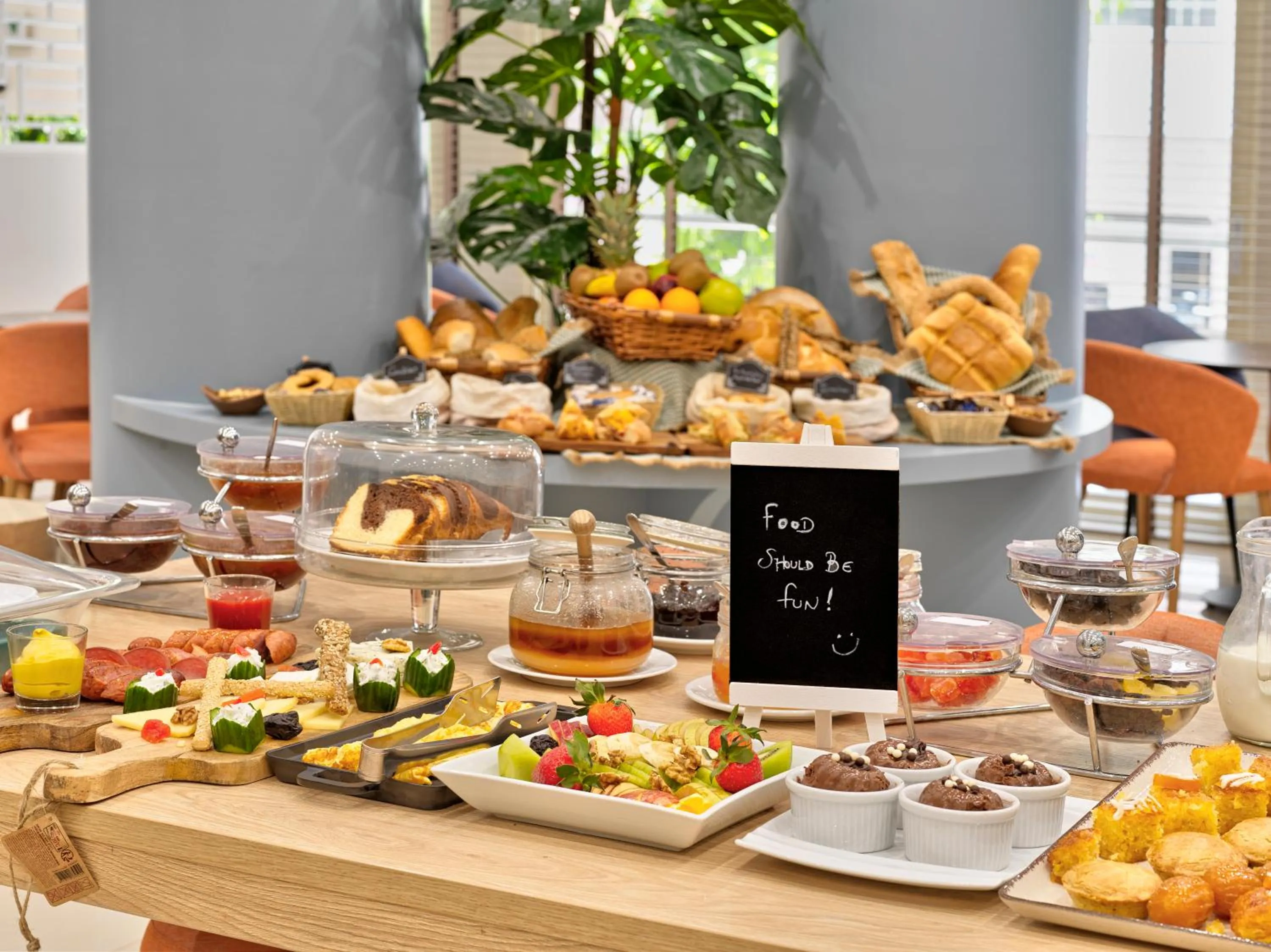 Food and drinks in Phidias Piraeus Hotel