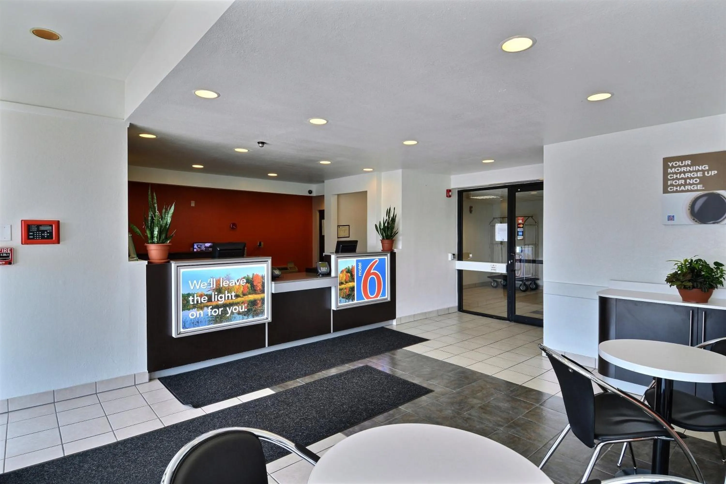 Lobby or reception in Motel 6-Danvers, MA - Boston North