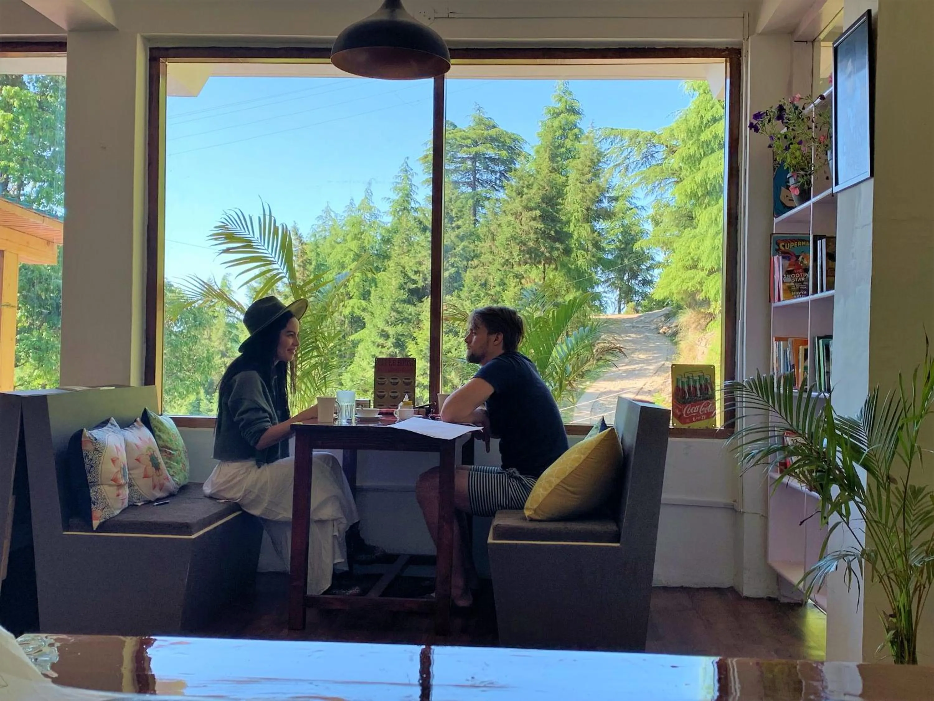 Lounge or bar in Alt Life Stays - Dharamkot Mcleodganj