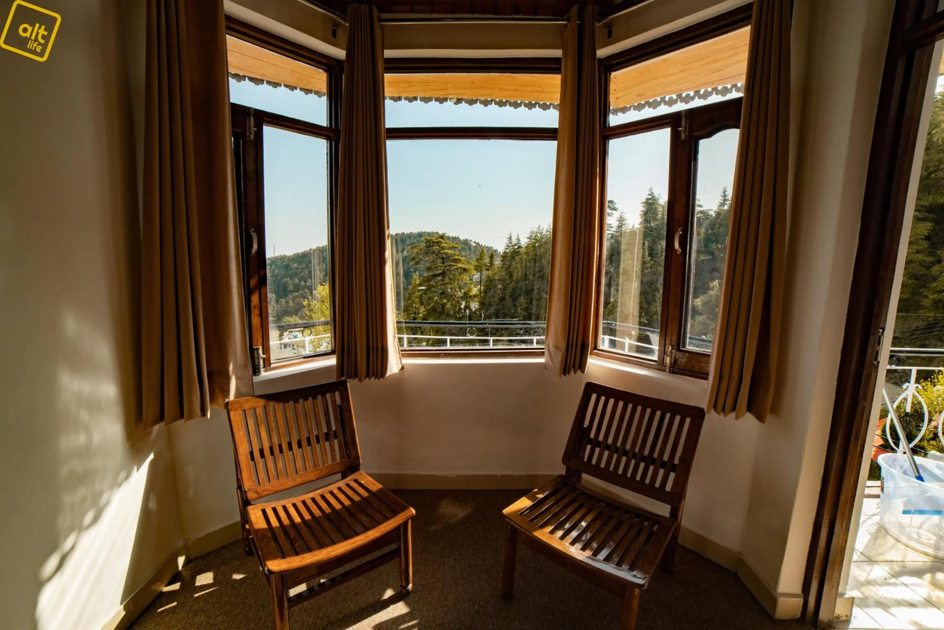 Alt Life Stays - Dharamkot Mcleodganj