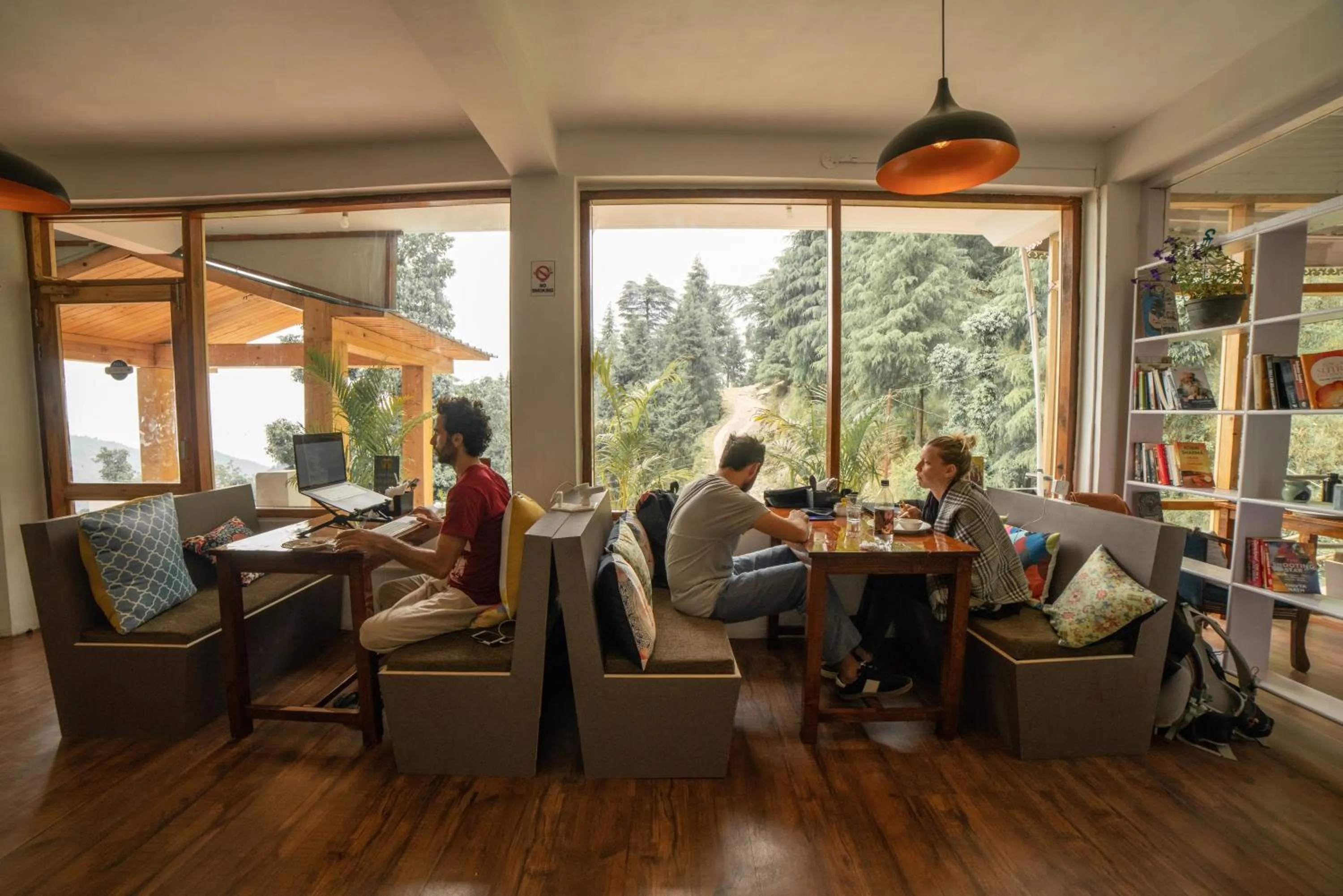 Business facilities in Alt Life Stays - Dharamkot Mcleodganj