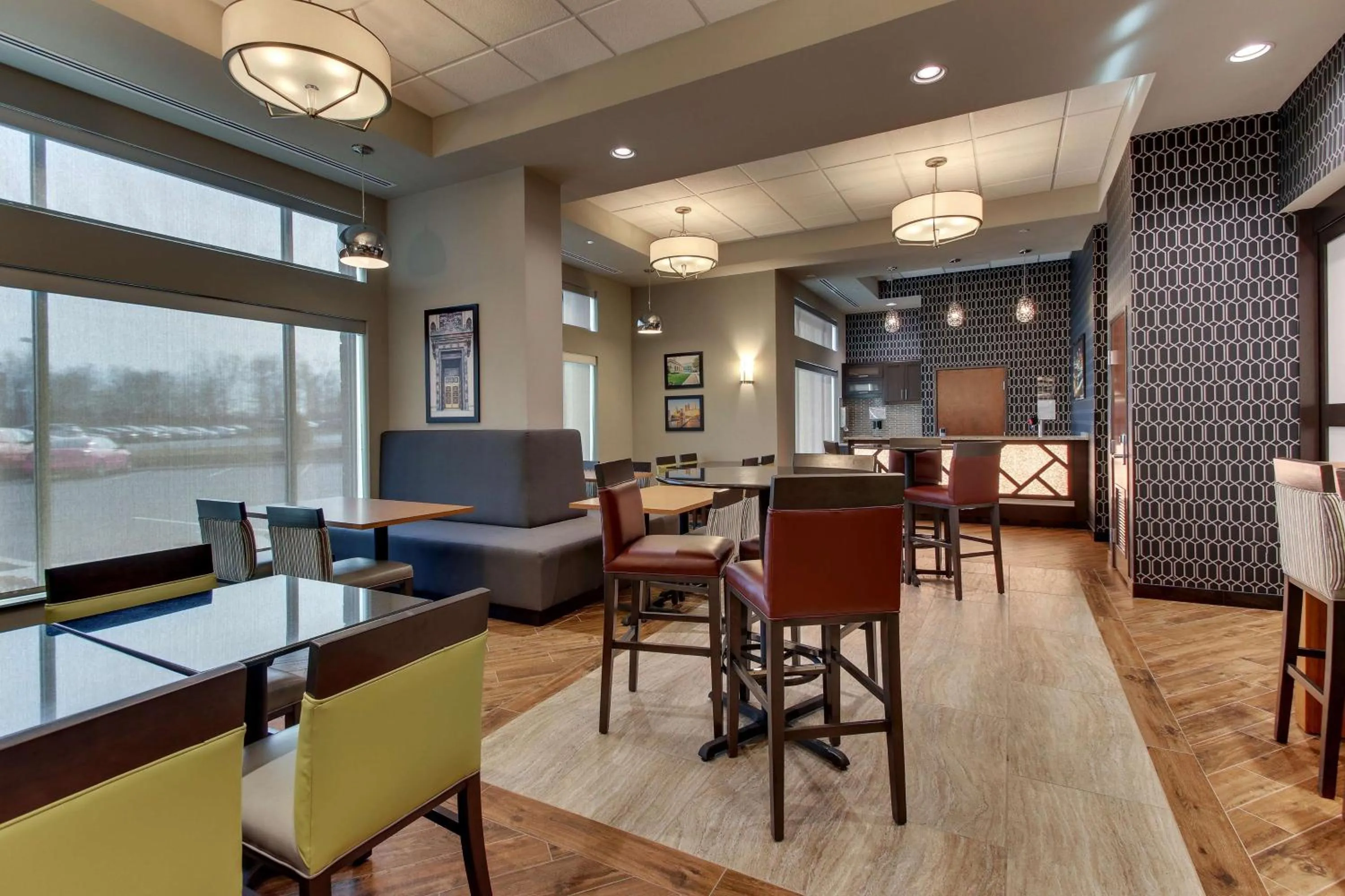 Restaurant/places to eat in Drury Inn & Suites Cleveland Beachwood