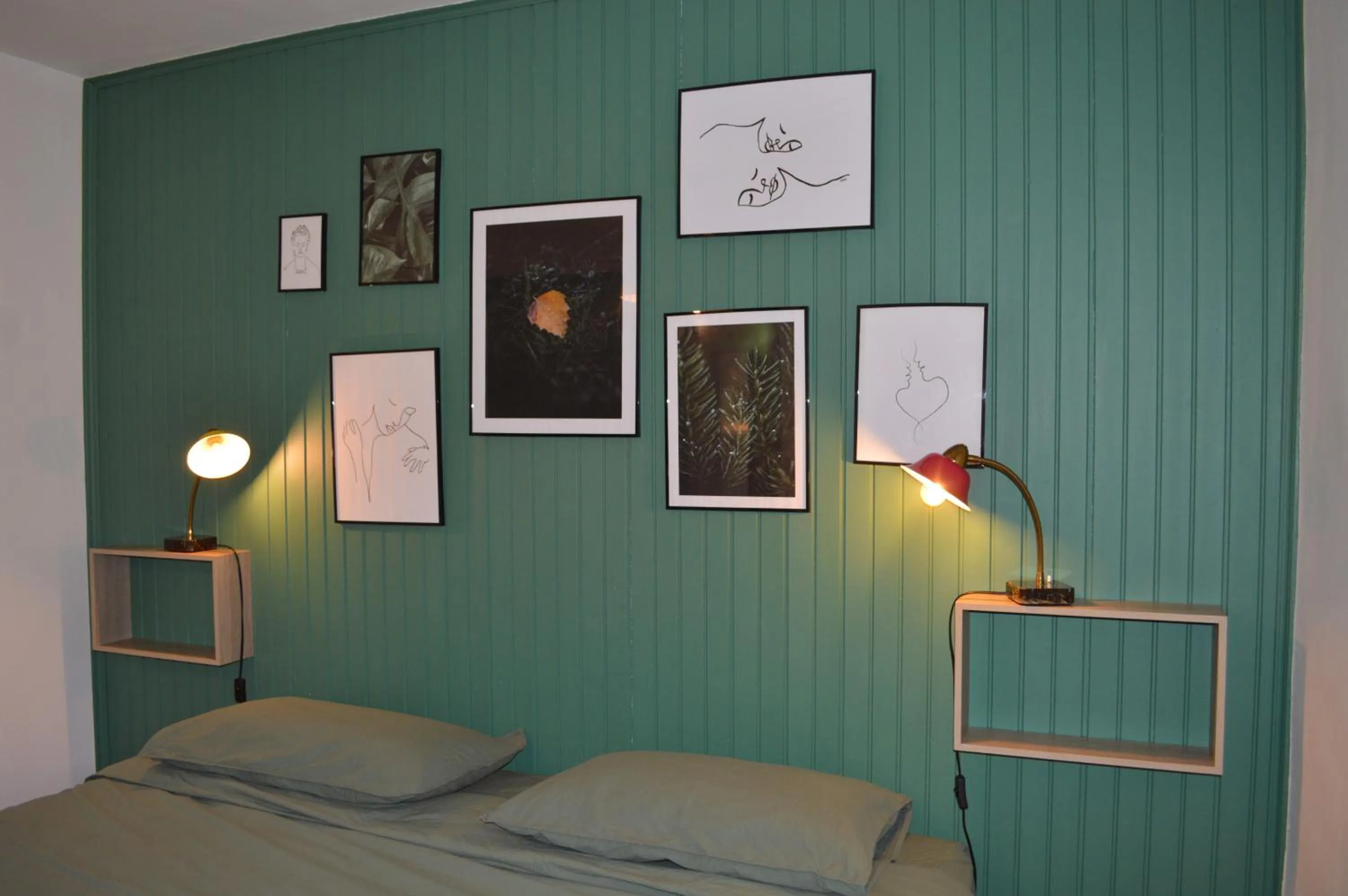 Decorative detail, Bed in Maison Maliga J&G House