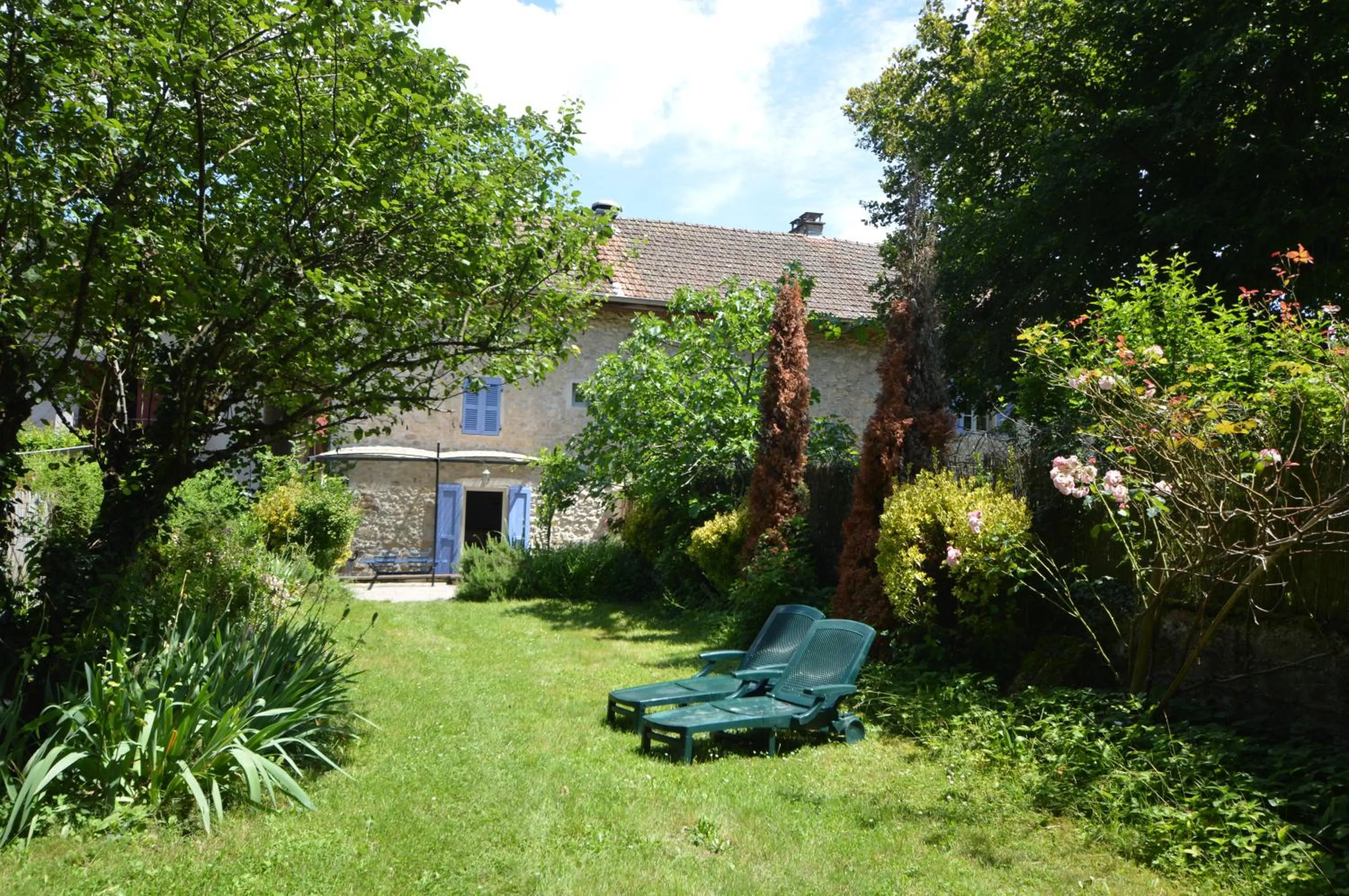 Natural landscape in Maison Maliga J&G House