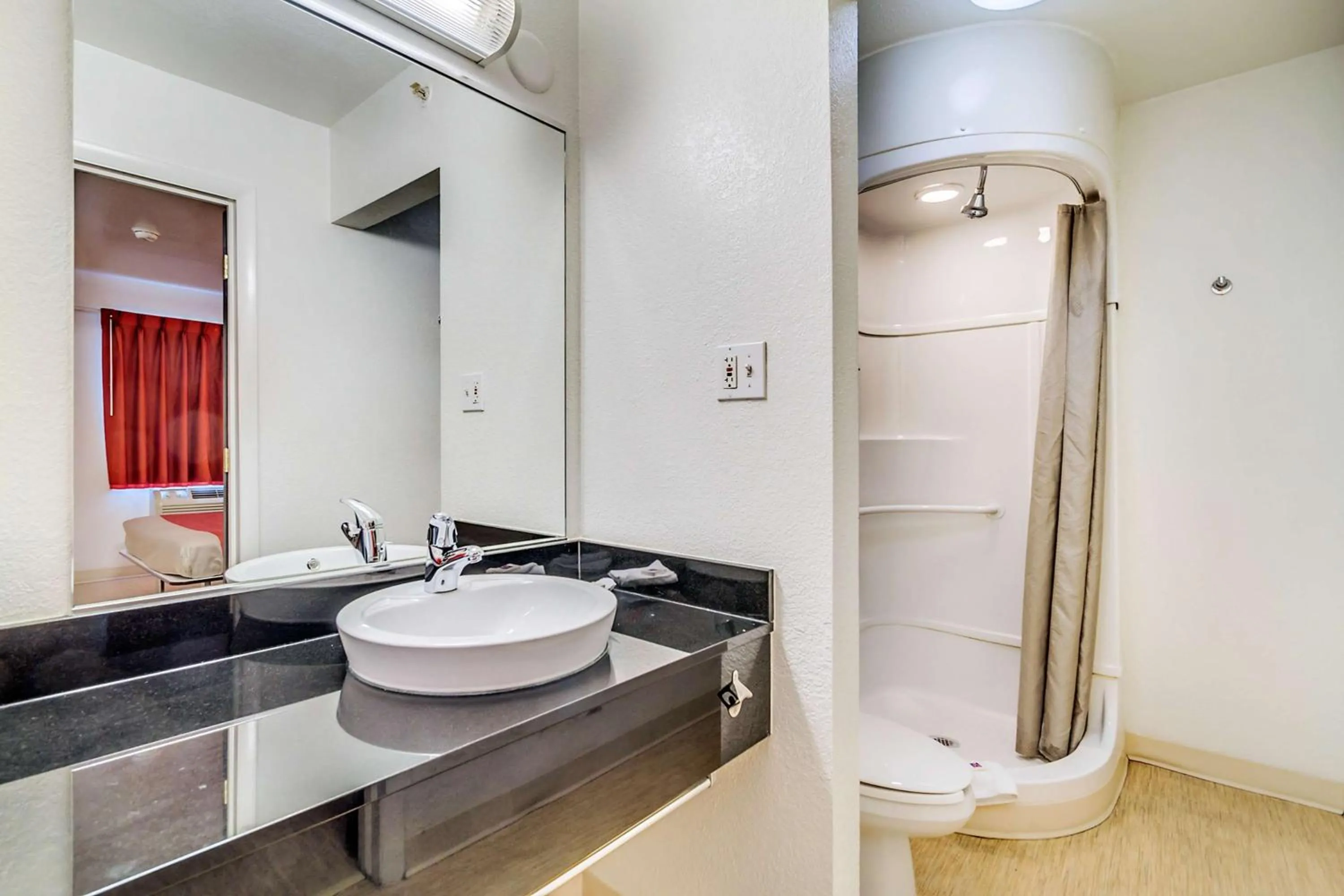 Shower in Motel 6-Linthicum Heights, MD - BWI Airport