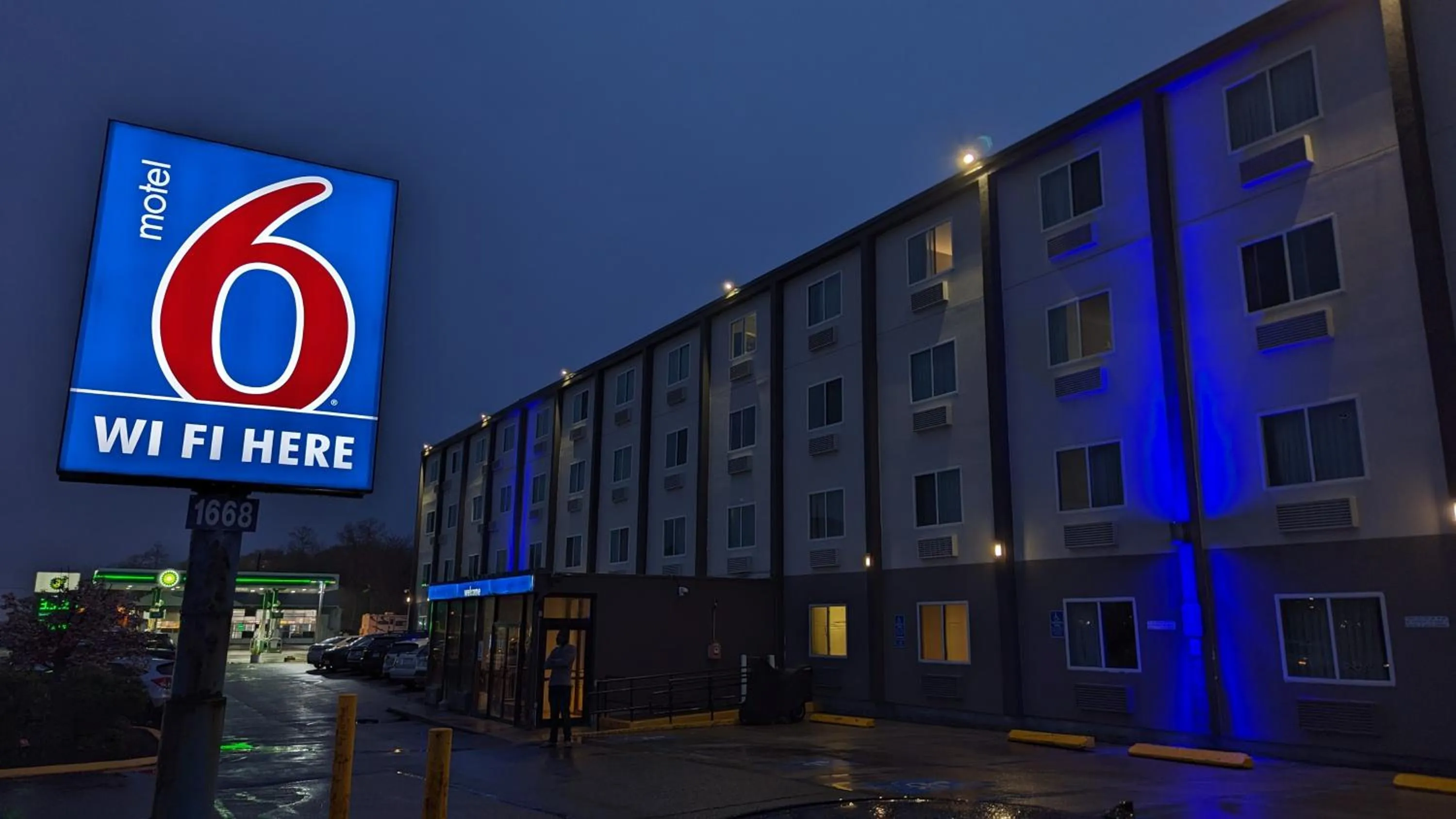 Property building in Motel 6-Framingham, MA - Boston West