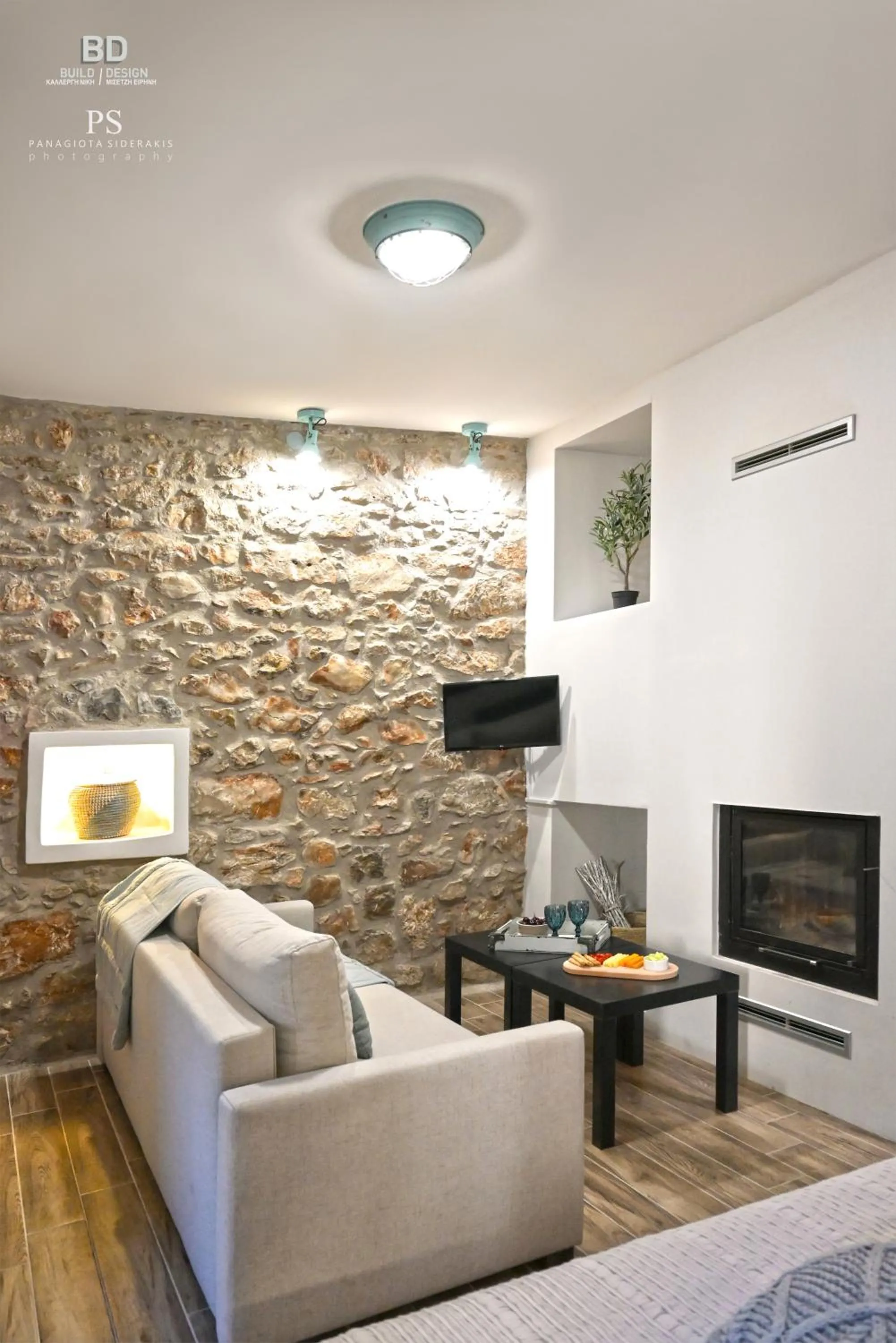 Pyrgos Houses and Restaurant
