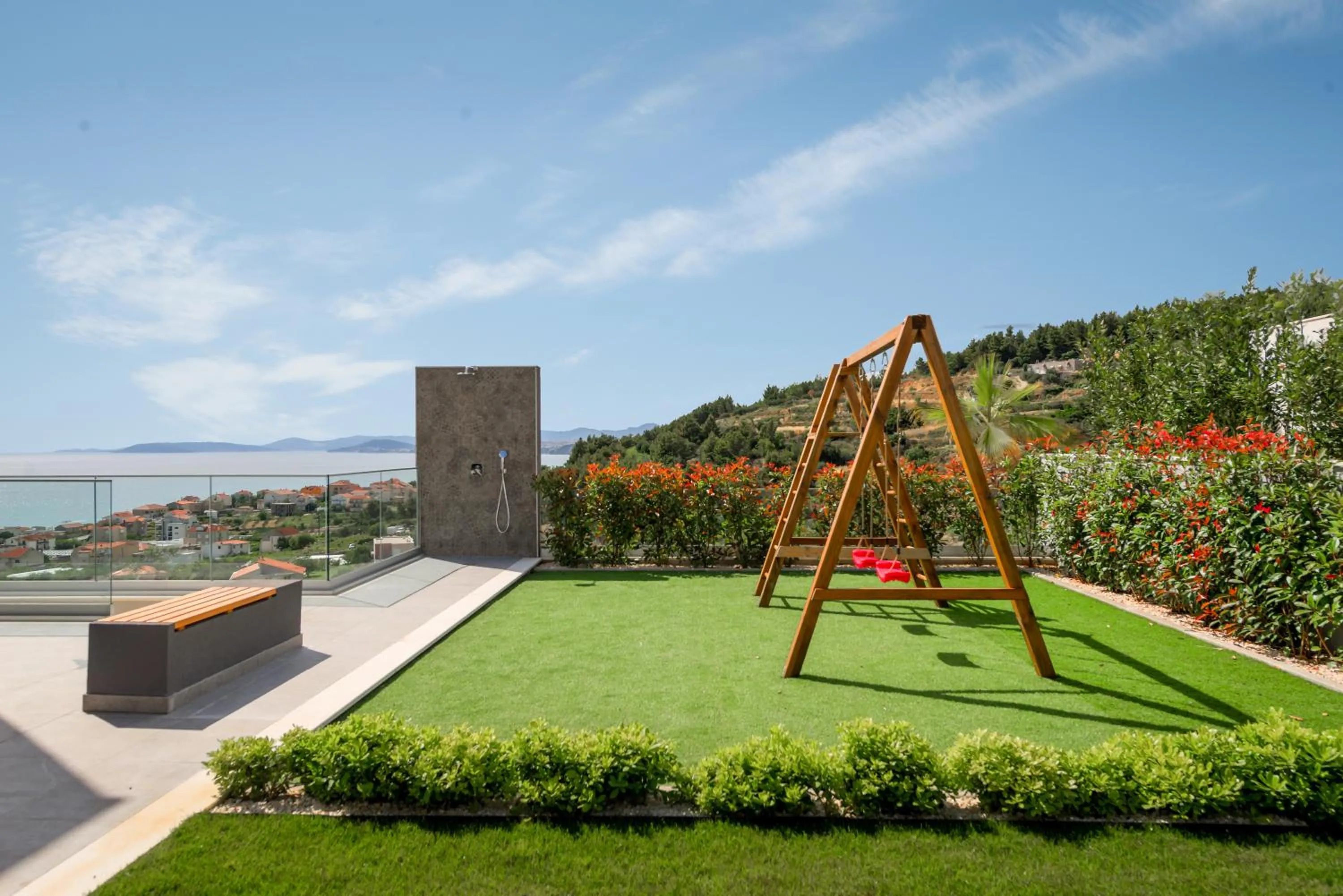 Entertainment in Villa Luna Podstrana