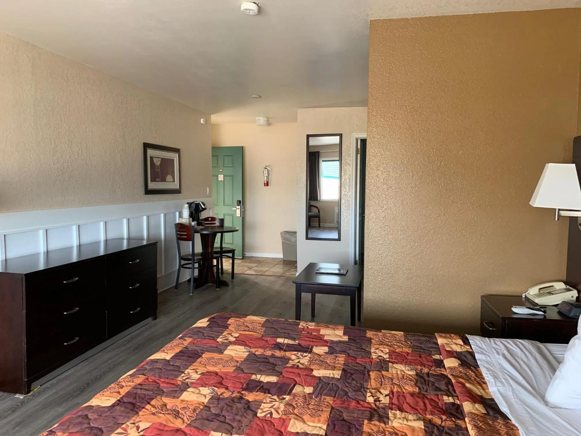 Bed in Sea Horse Inn and Cottages