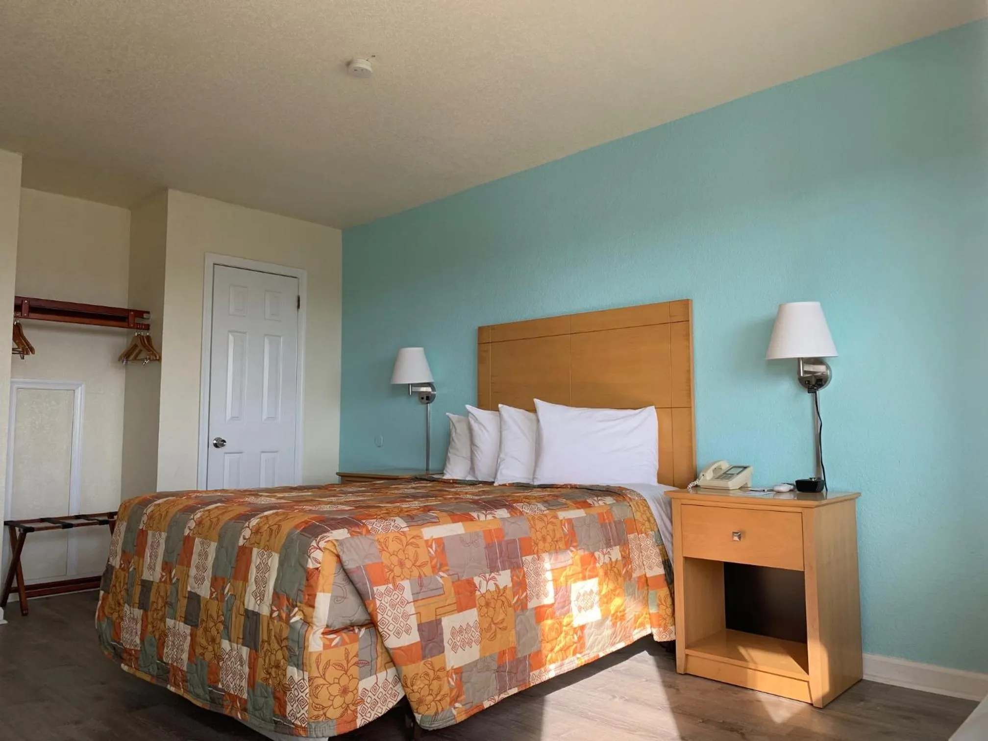 Bed in Sea Horse Inn and Cottages