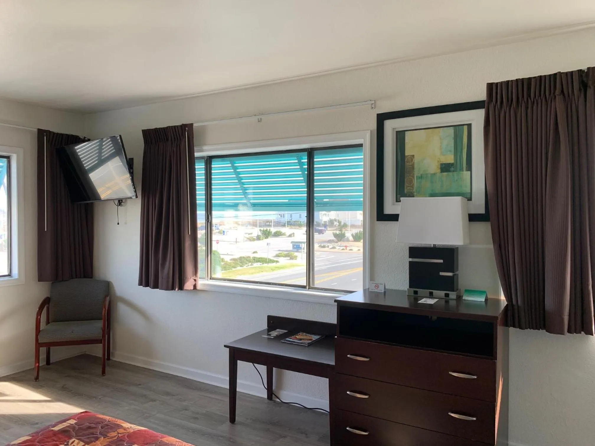 TV and multimedia in Sea Horse Inn and Cottages