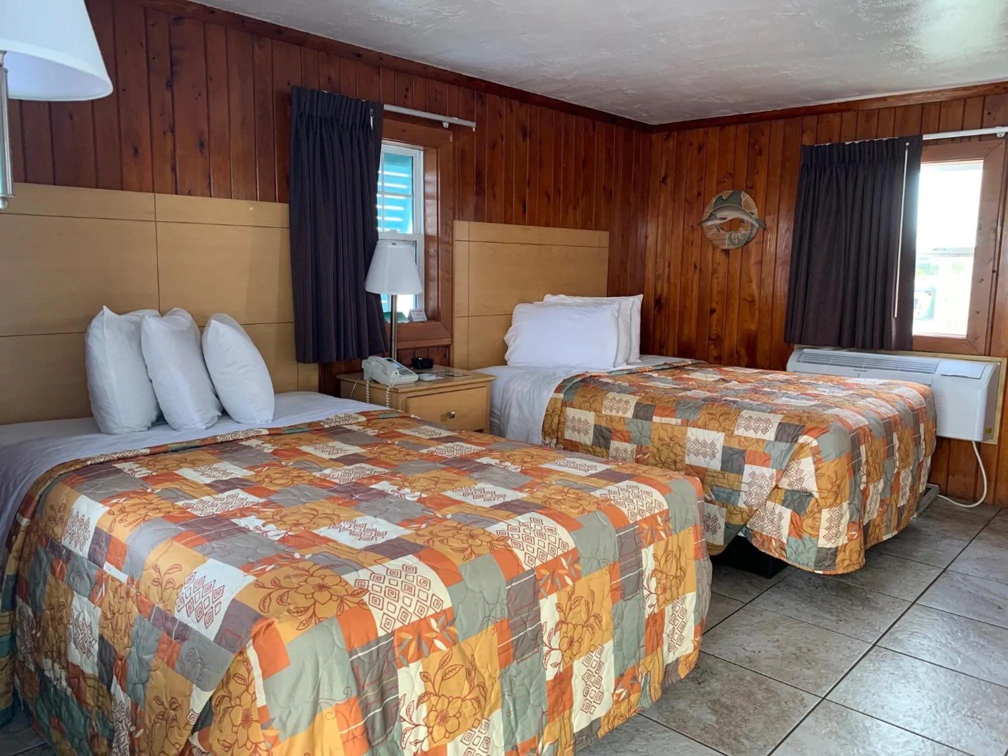 Bed in Sea Horse Inn and Cottages