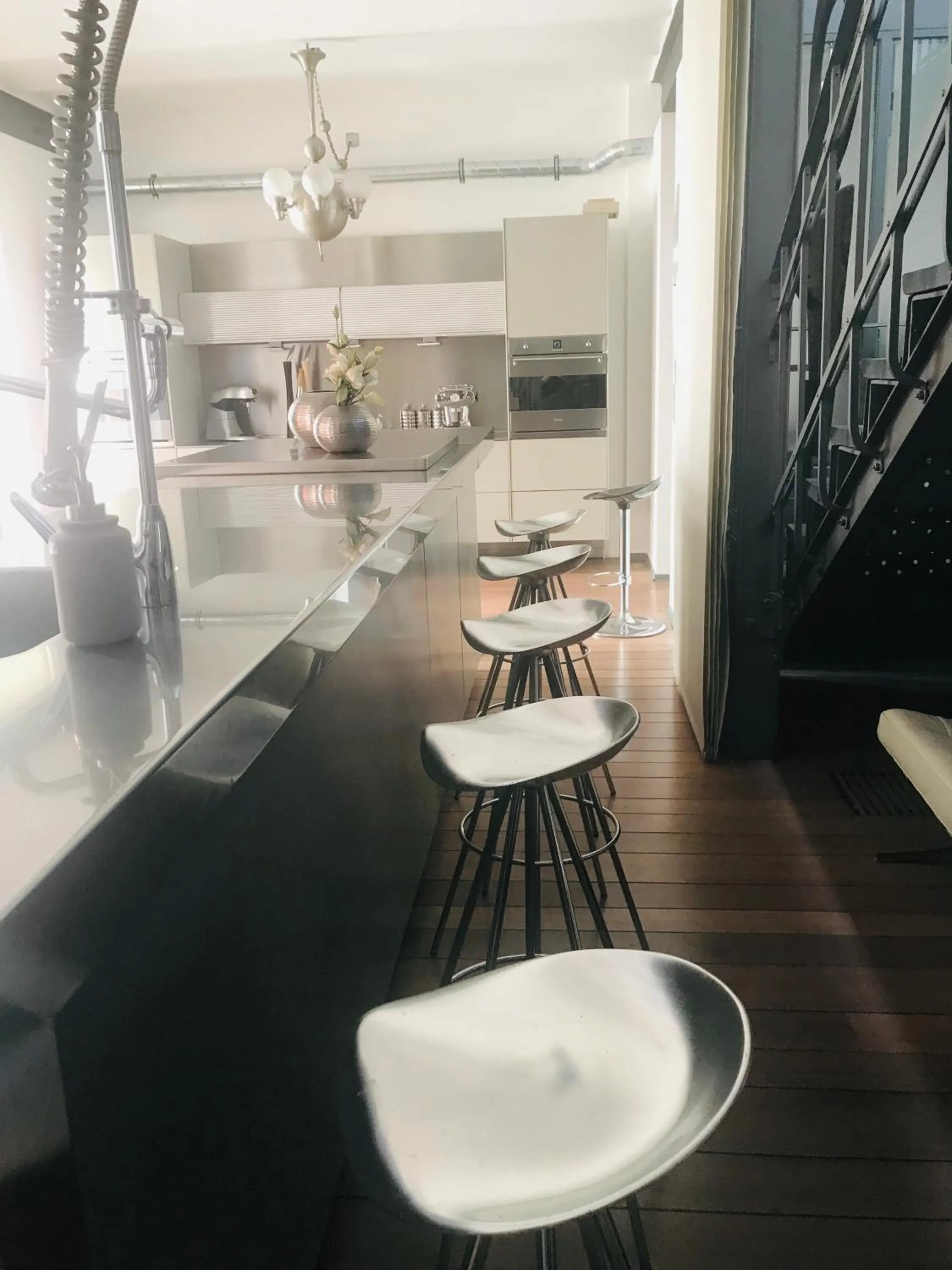 Lounge or bar in Les Lofts d'Artistes