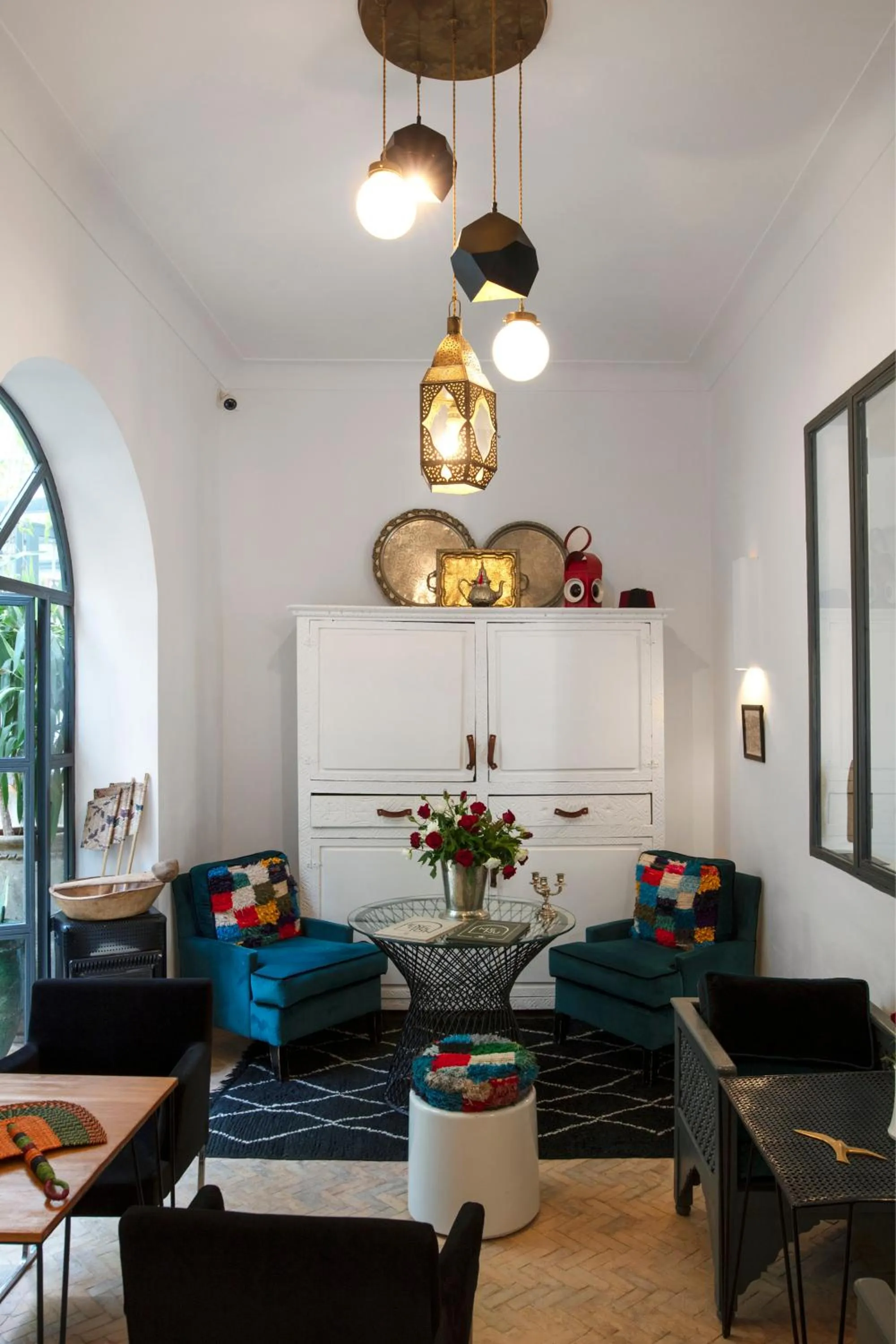 Restaurant/places to eat in Dar Titrit