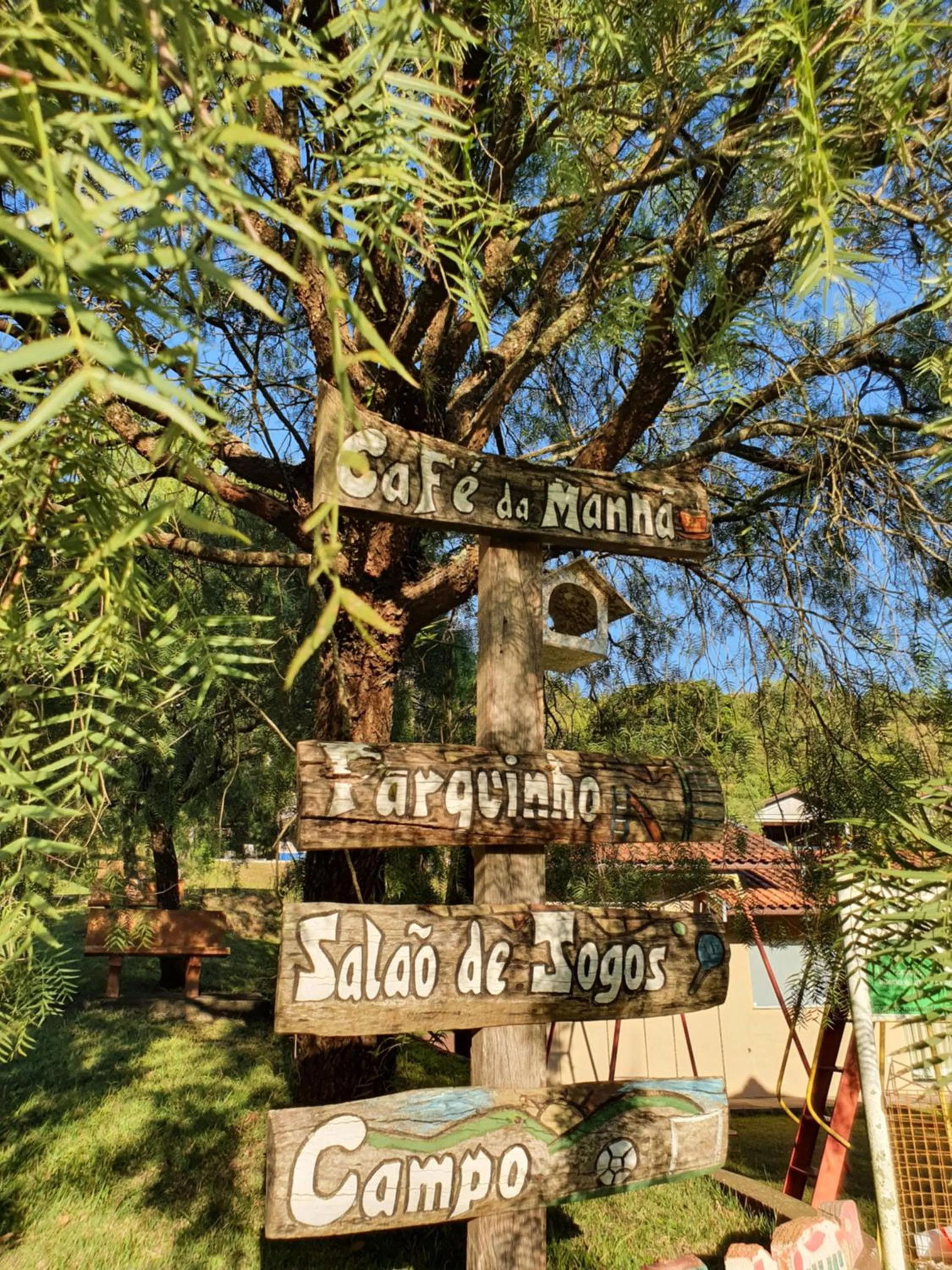 Property logo or sign in Pousada Nefelibatas